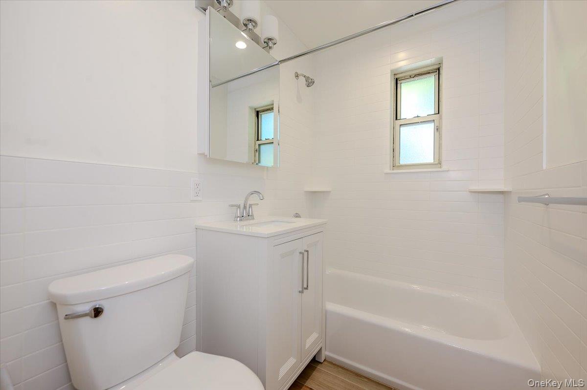 2 N Lewis Place 1.4b Property Photo 11