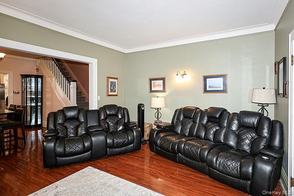7333 71st Place Property Photo 4