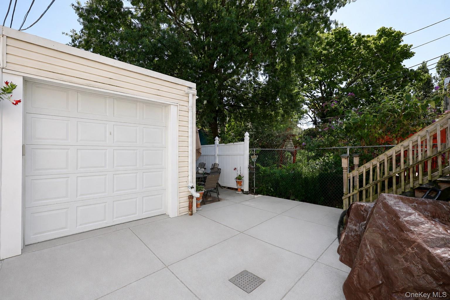 7333 71st Place Property Photo 24