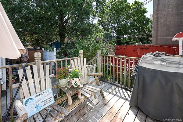7333 71st Place Property Photo 25