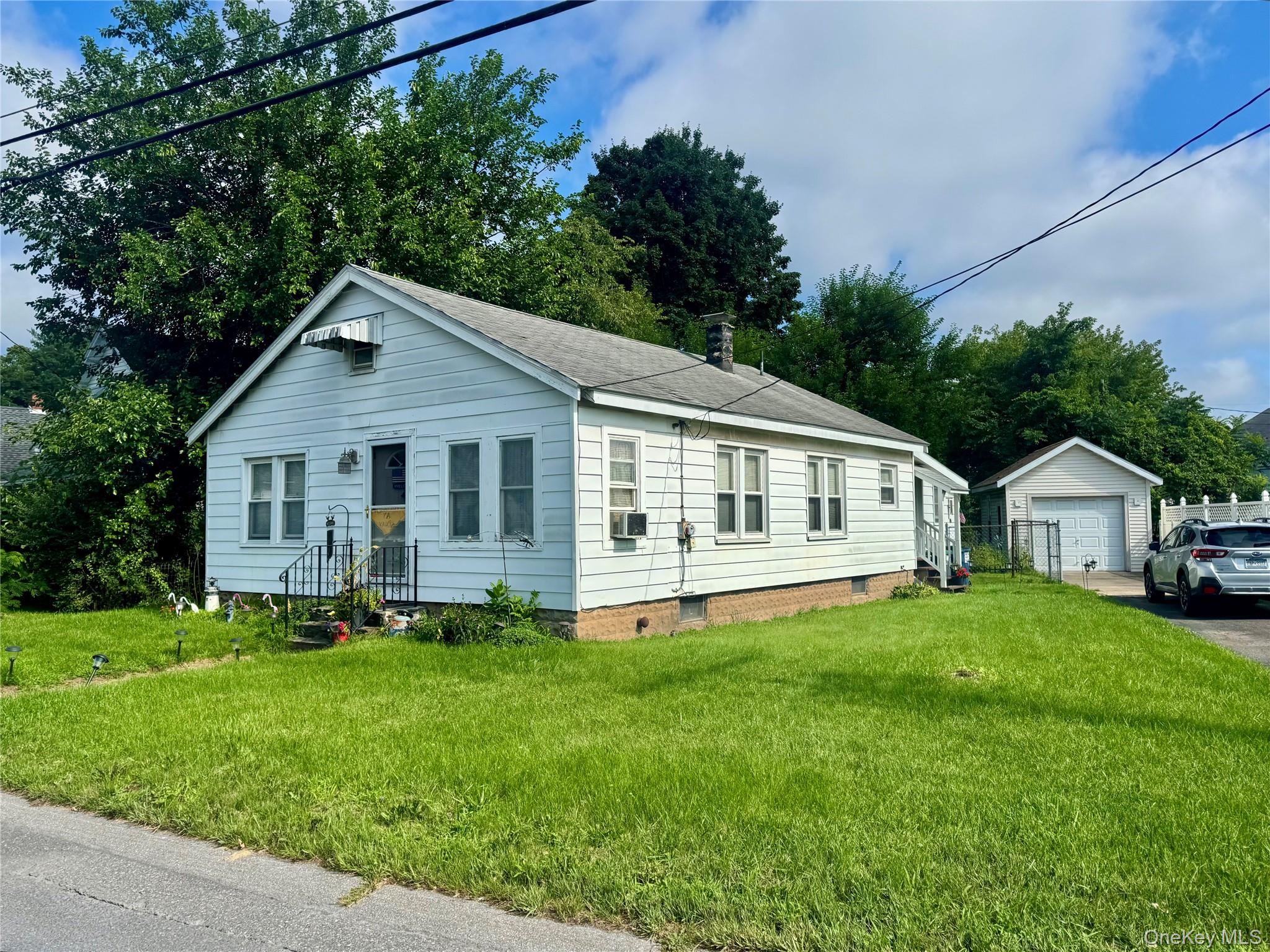 16 Esopus Avenue Property Photo 1