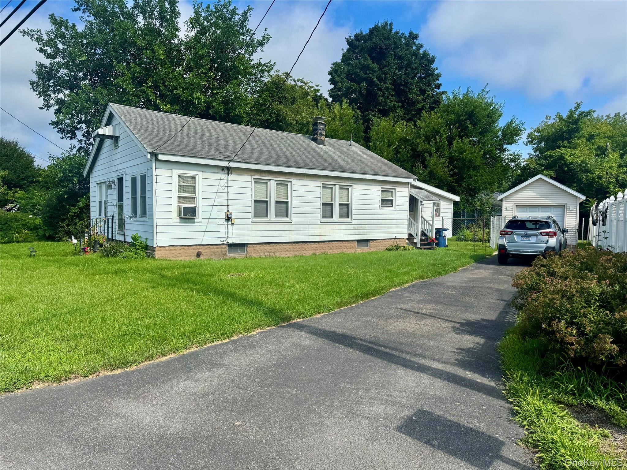 16 Esopus Avenue Property Photo 2
