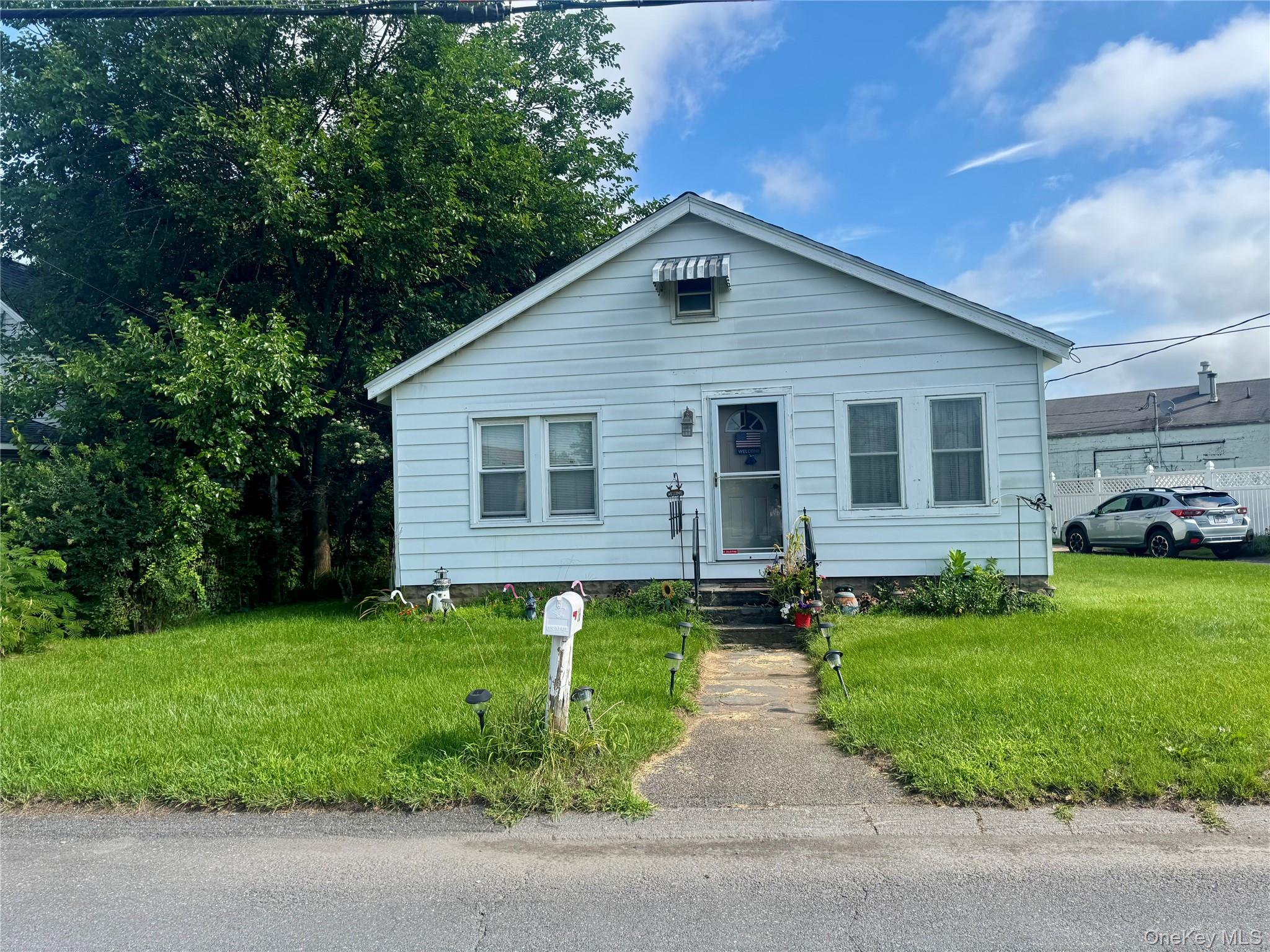 16 Esopus Avenue Property Photo 3