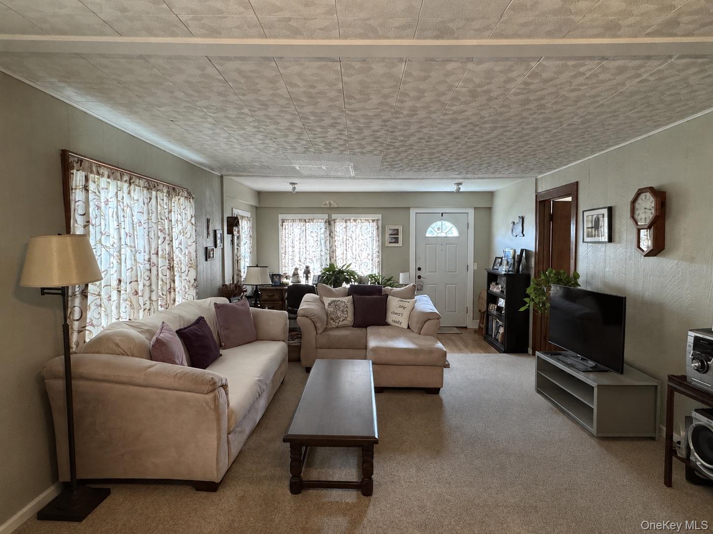 16 Esopus Avenue Property Photo 5