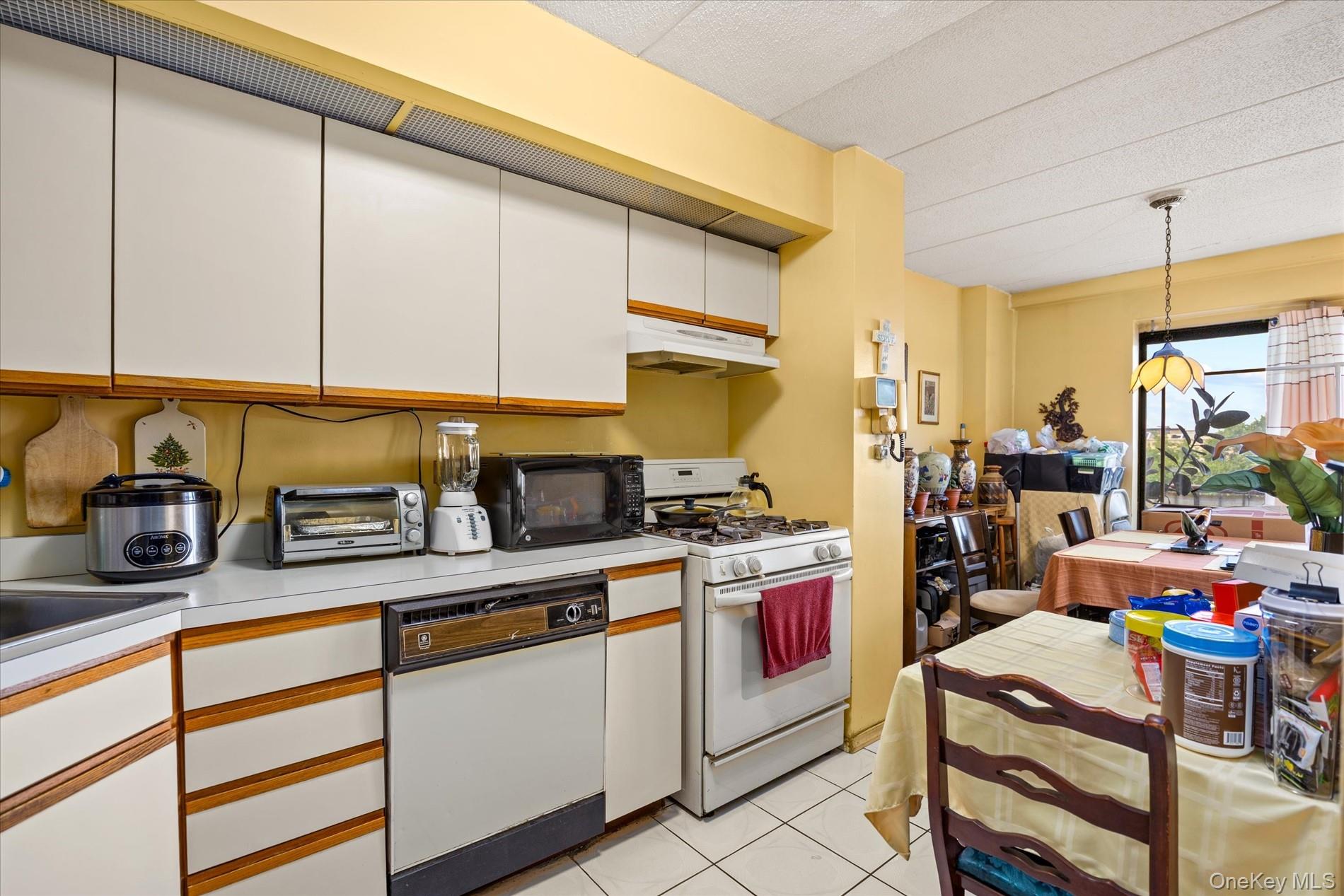 9229 Queens Boulevard 6f Property Photo 8