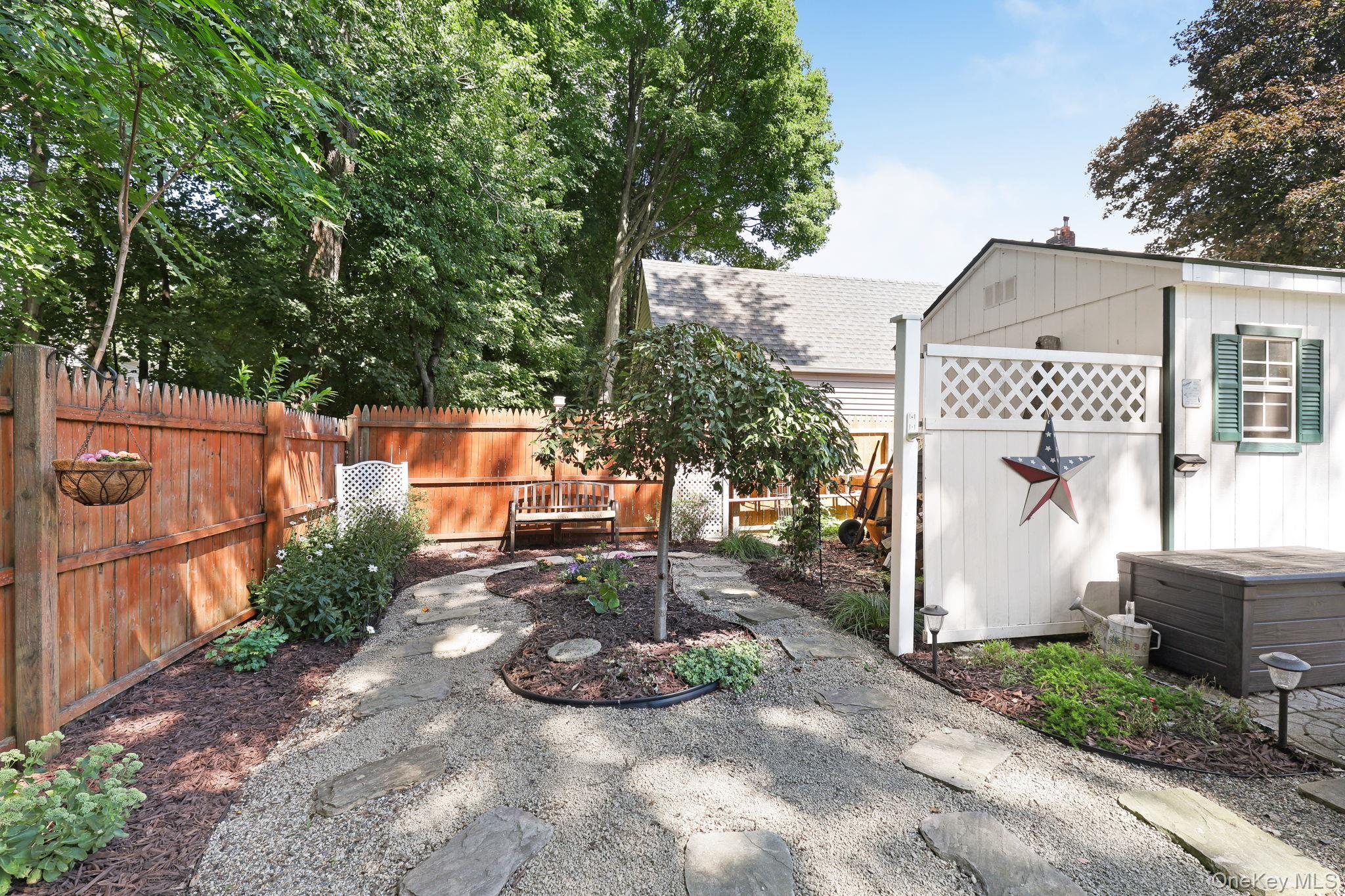 9 Garden Street Property Photo 32