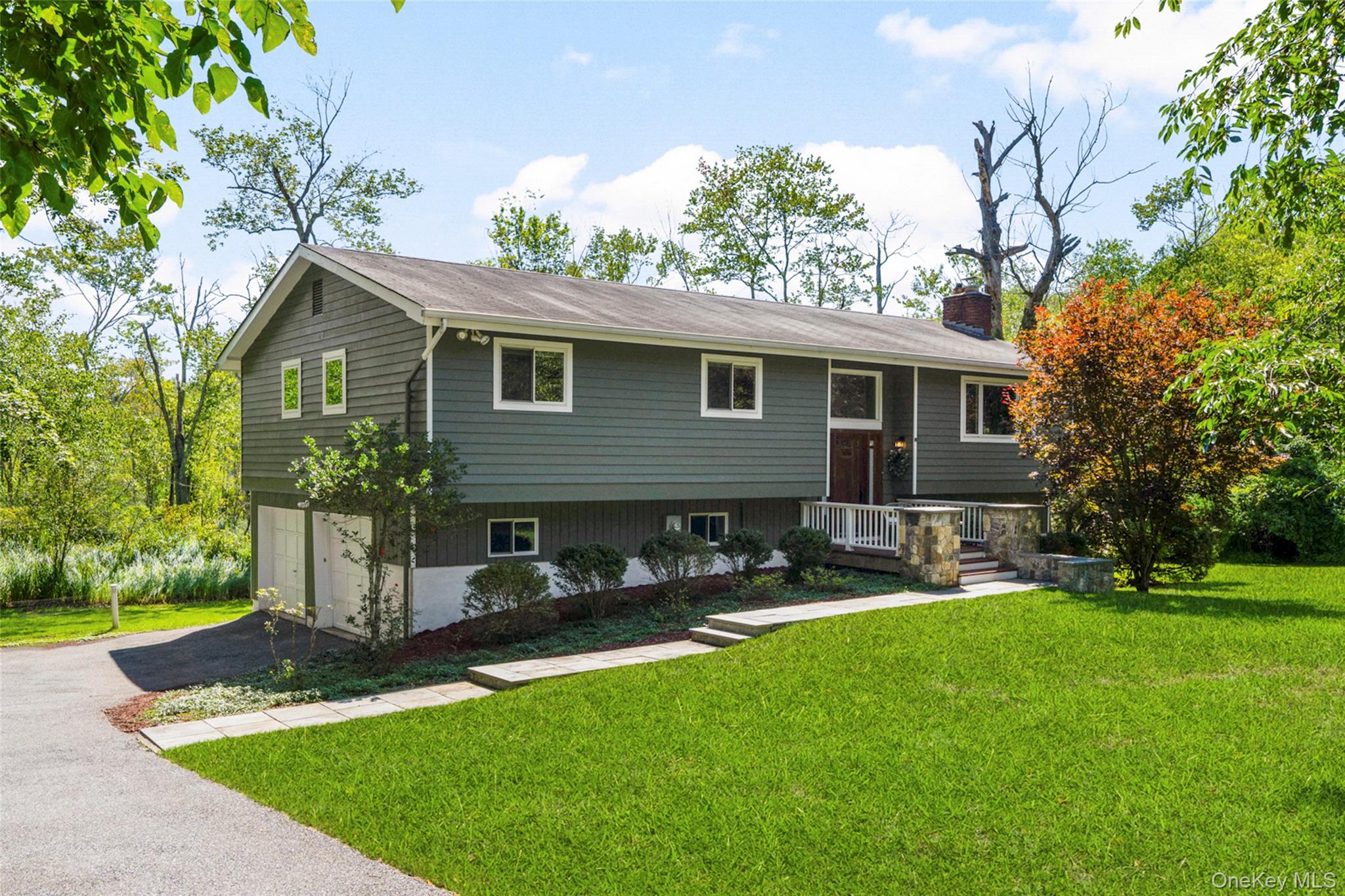 42 Hollow Oak Road Property Photo 1