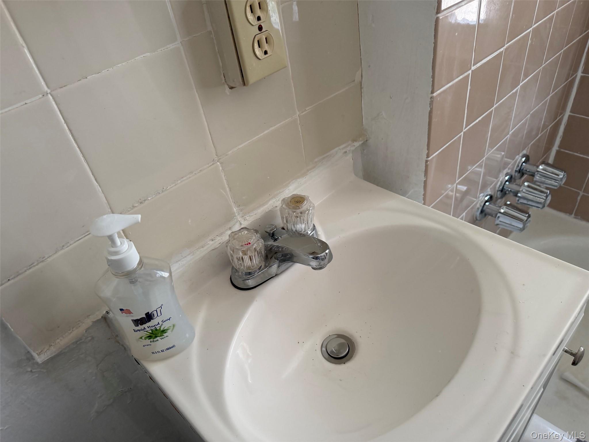 7 Sweezy Avenue 2 Property Photo 17