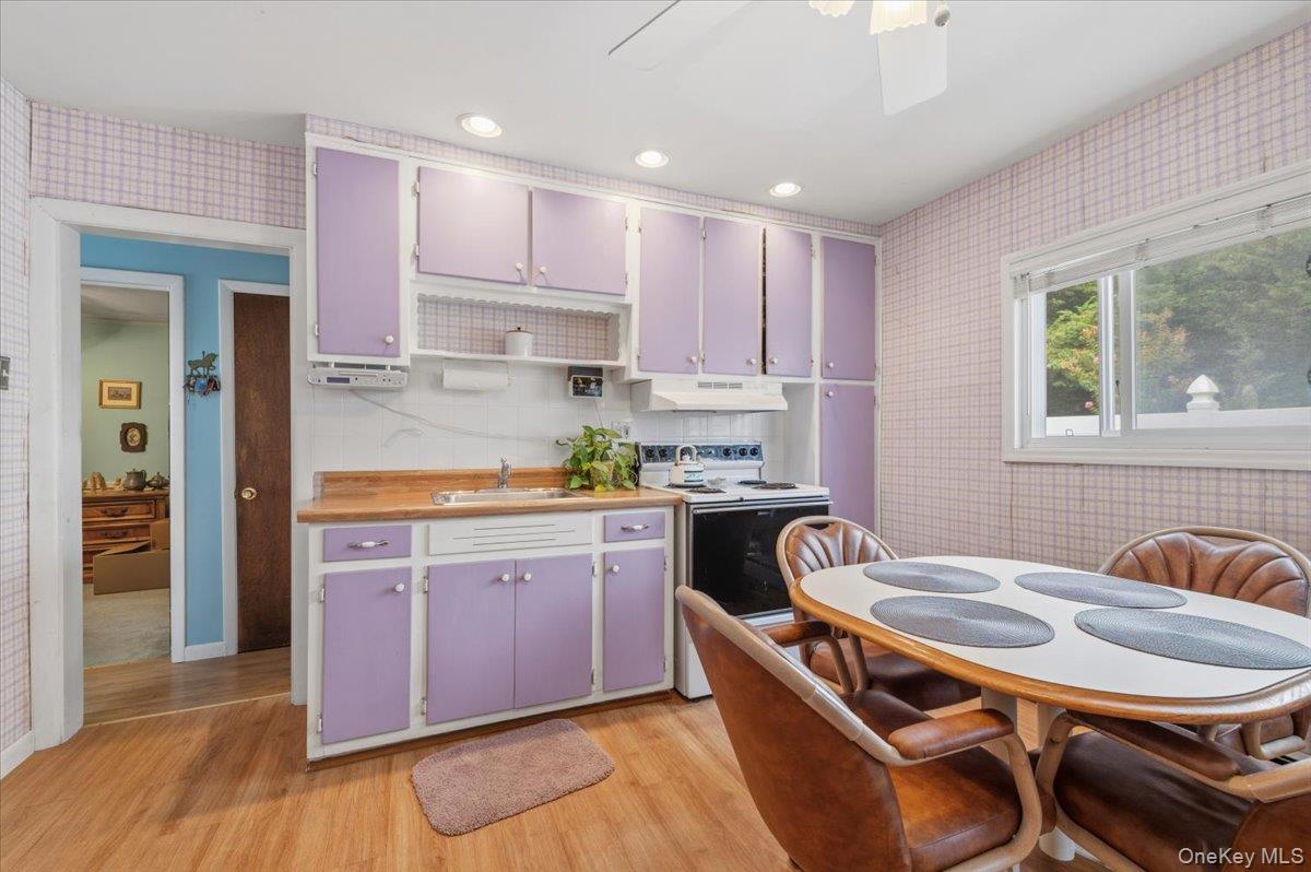 1915 Carroll Avenue Property Photo 10