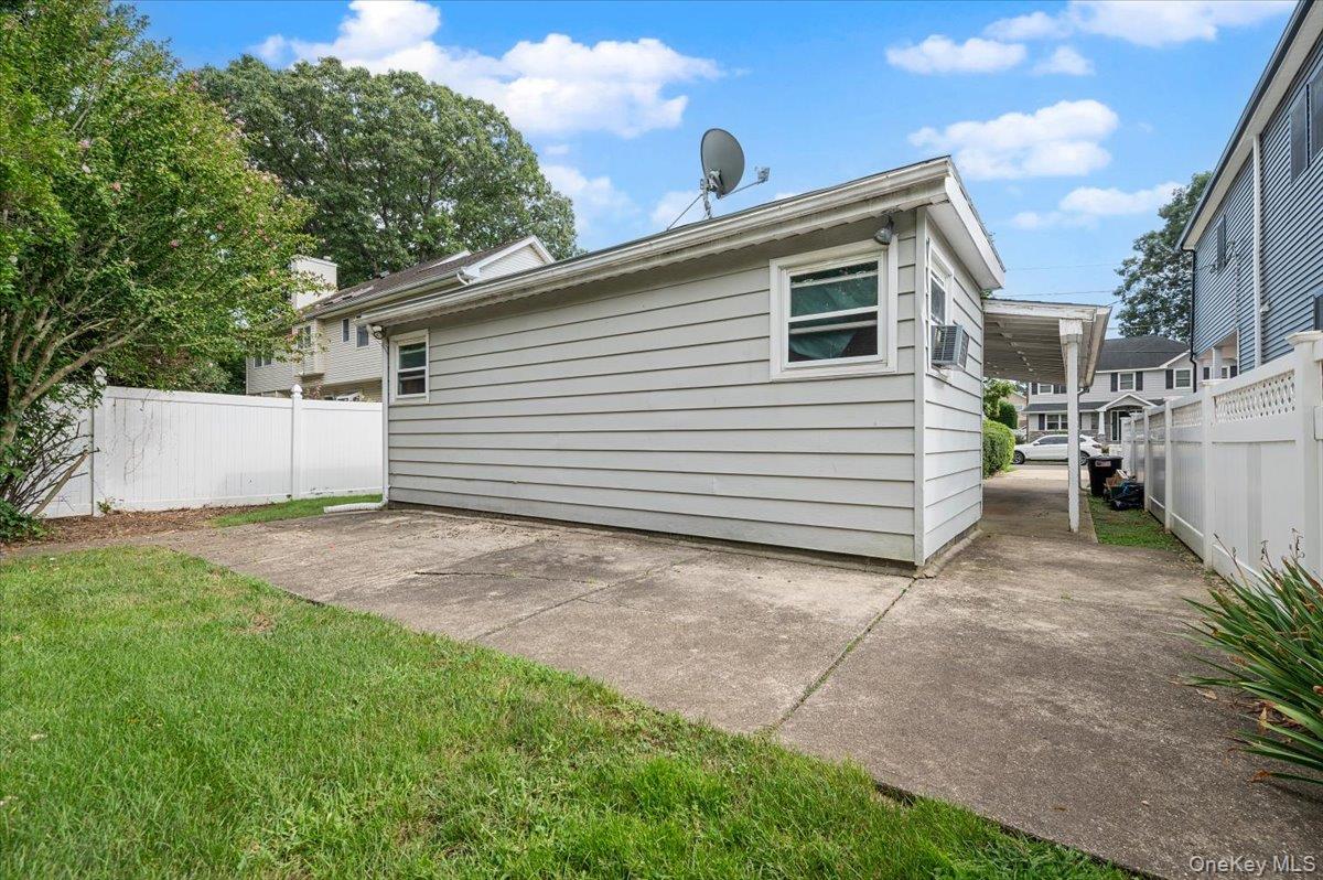 1915 Carroll Avenue Property Photo 18