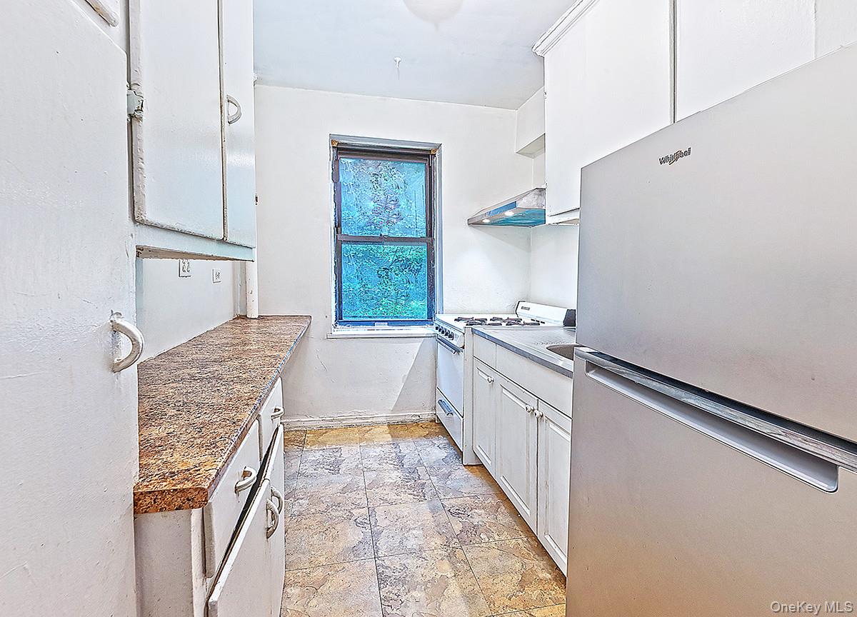3017 Riverdale Avenue 2h Property Photo 1