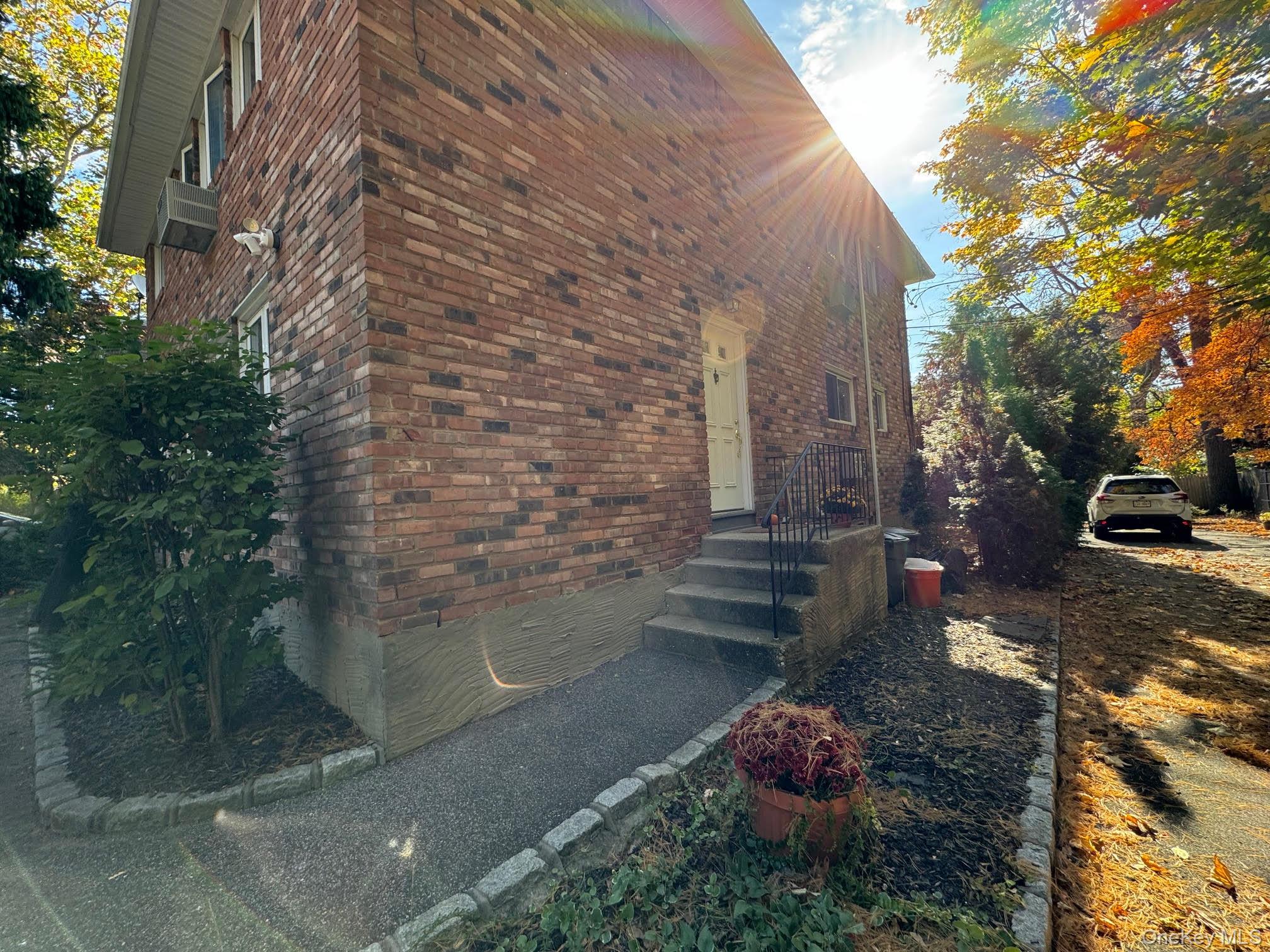 14 Cornwall Lane Property Photo 2