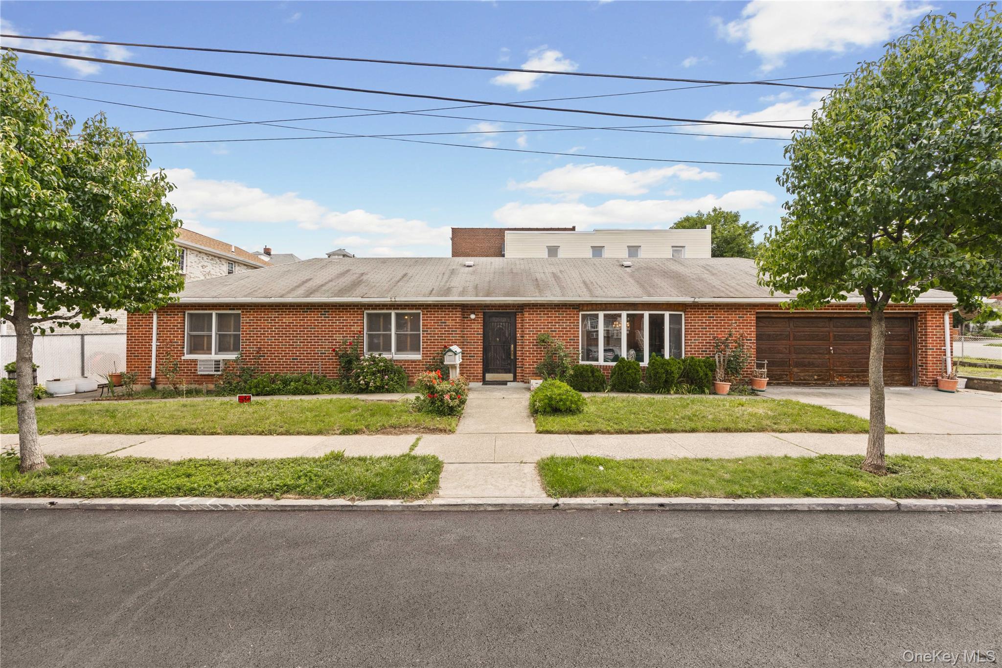 900 Vincent Avenue Property Photo 1