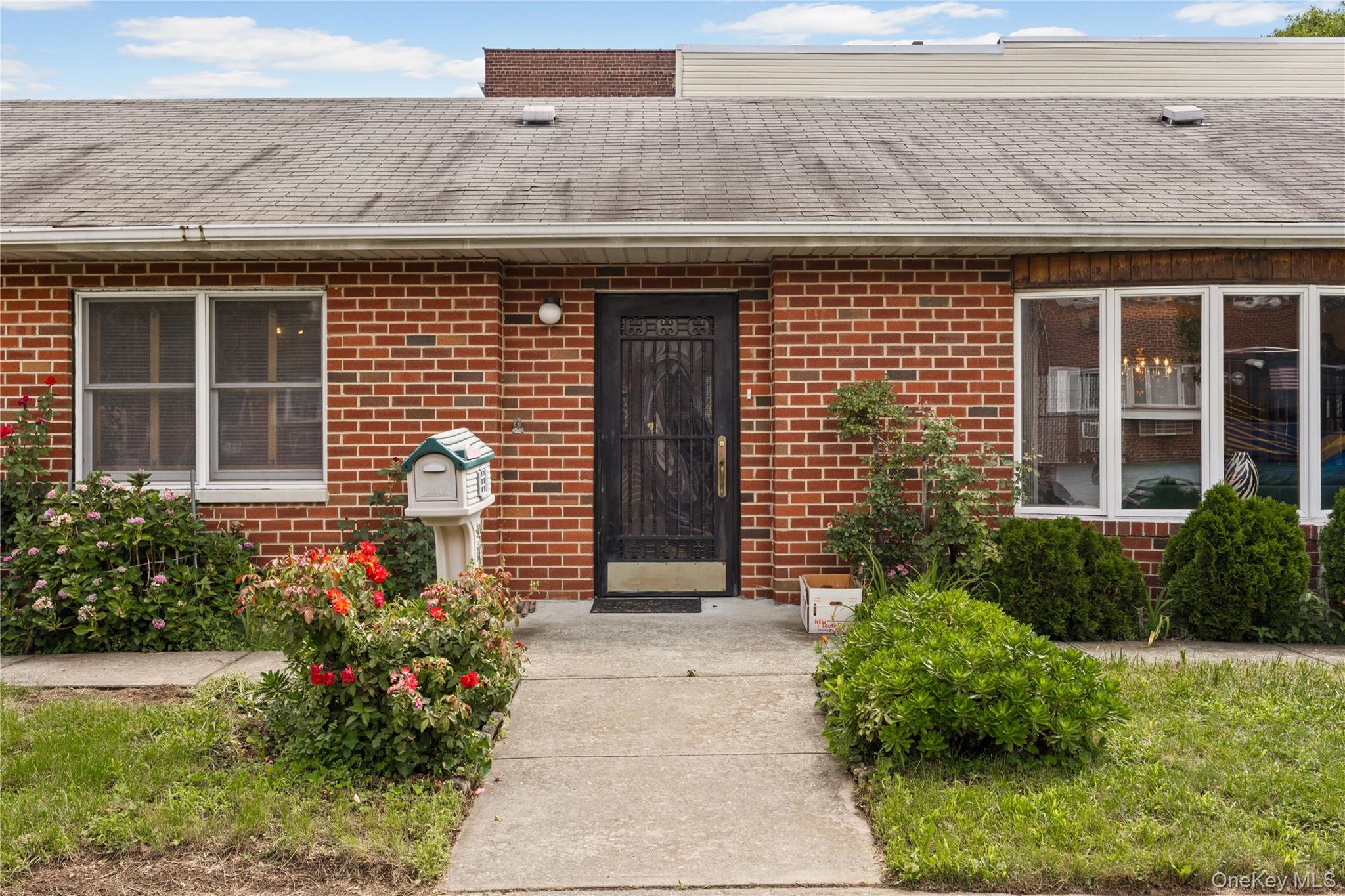 900 Vincent Avenue Property Photo 2