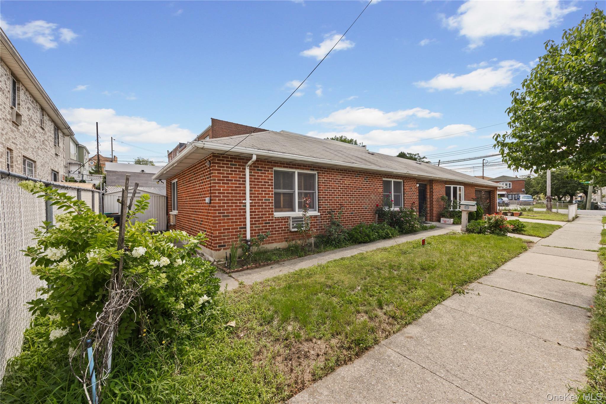 900 Vincent Avenue Property Photo 3