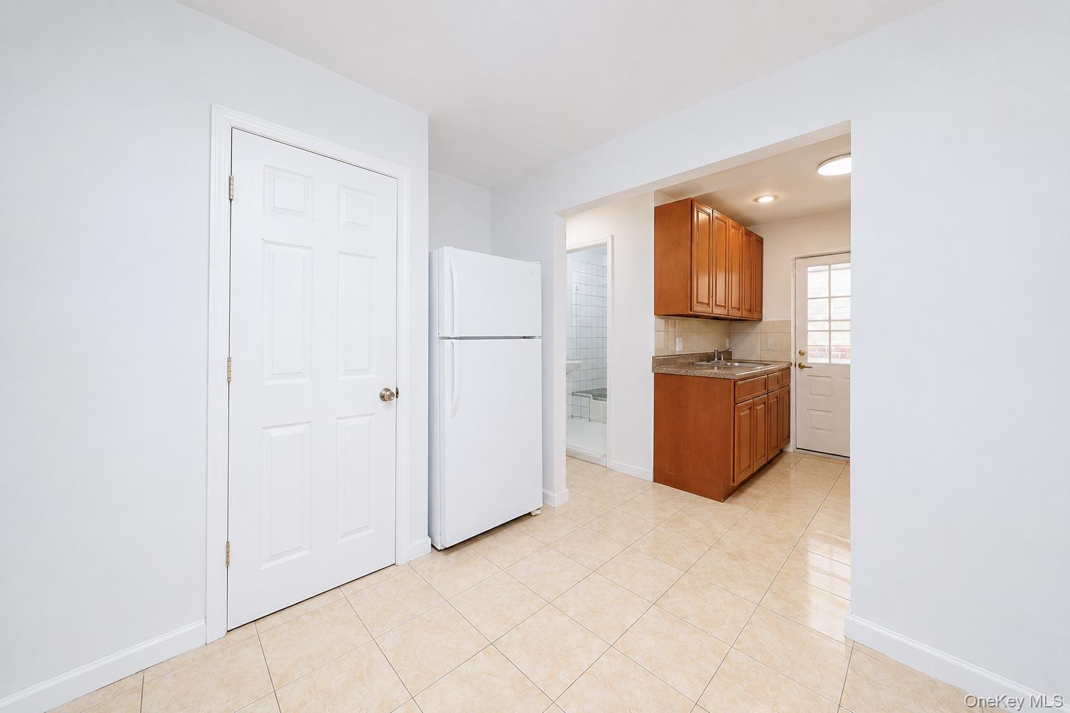 30 West End Avenue 6 Property Photo 12