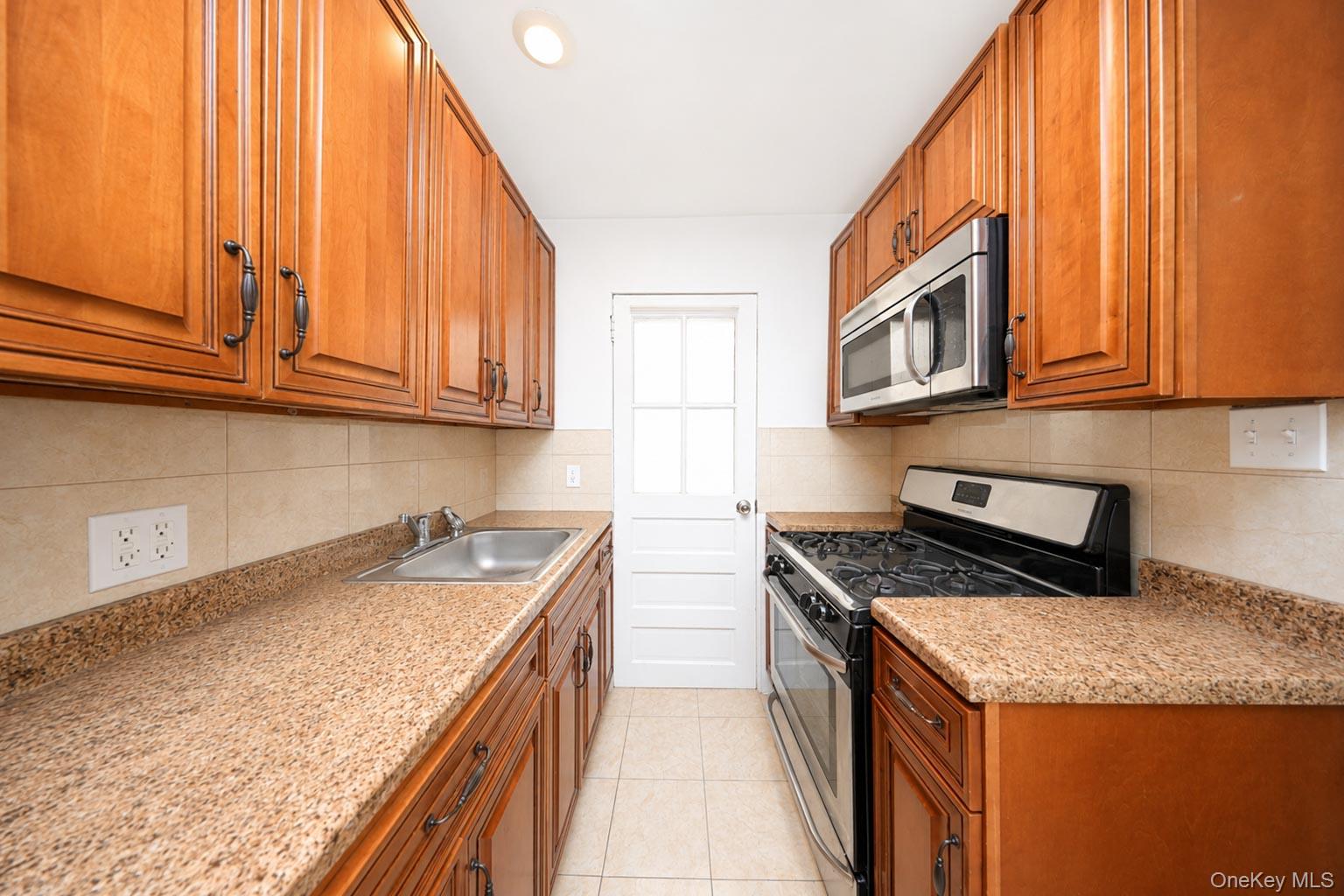 30 West End Avenue 6 Property Photo 13