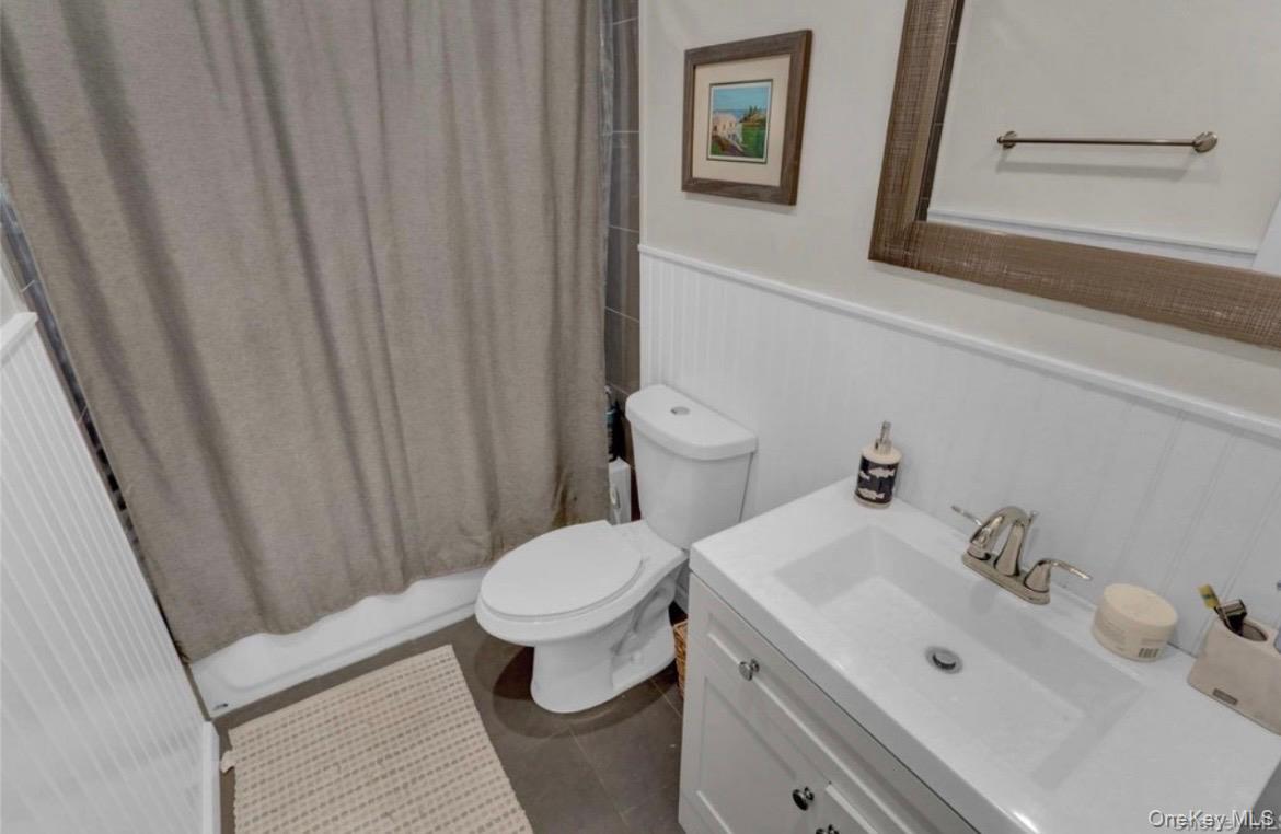 220 E Chester Street 2 Property Photo 6