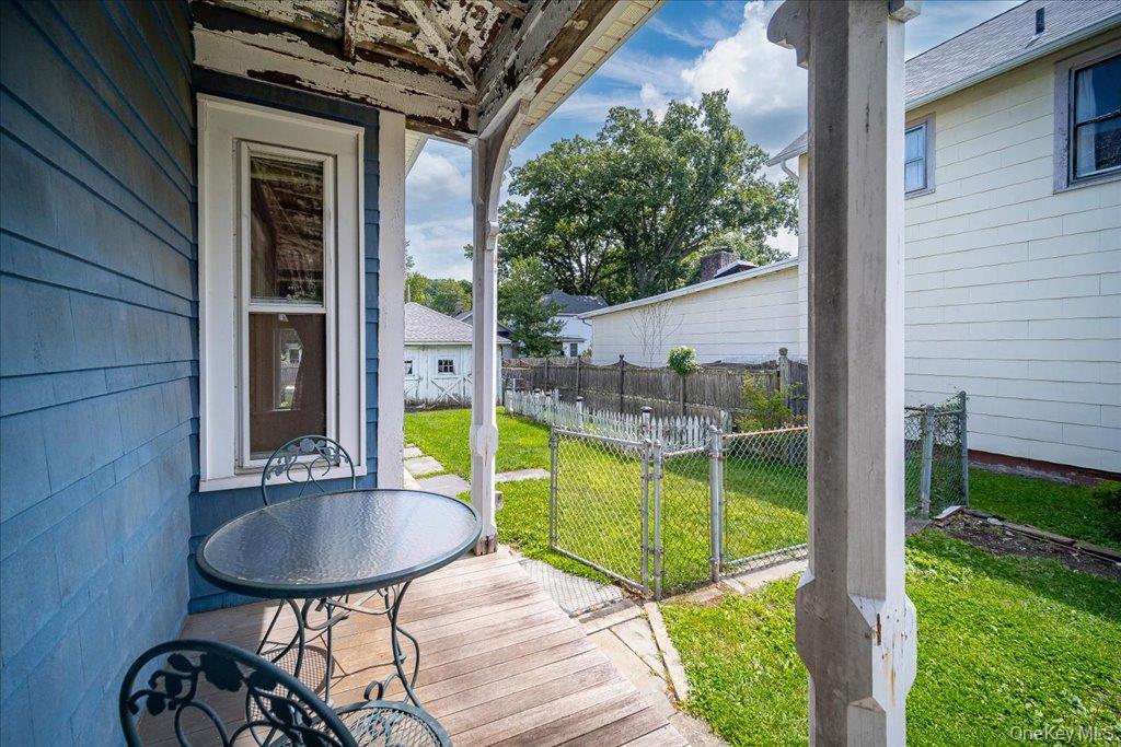 5 Maple Street Property Photo 23