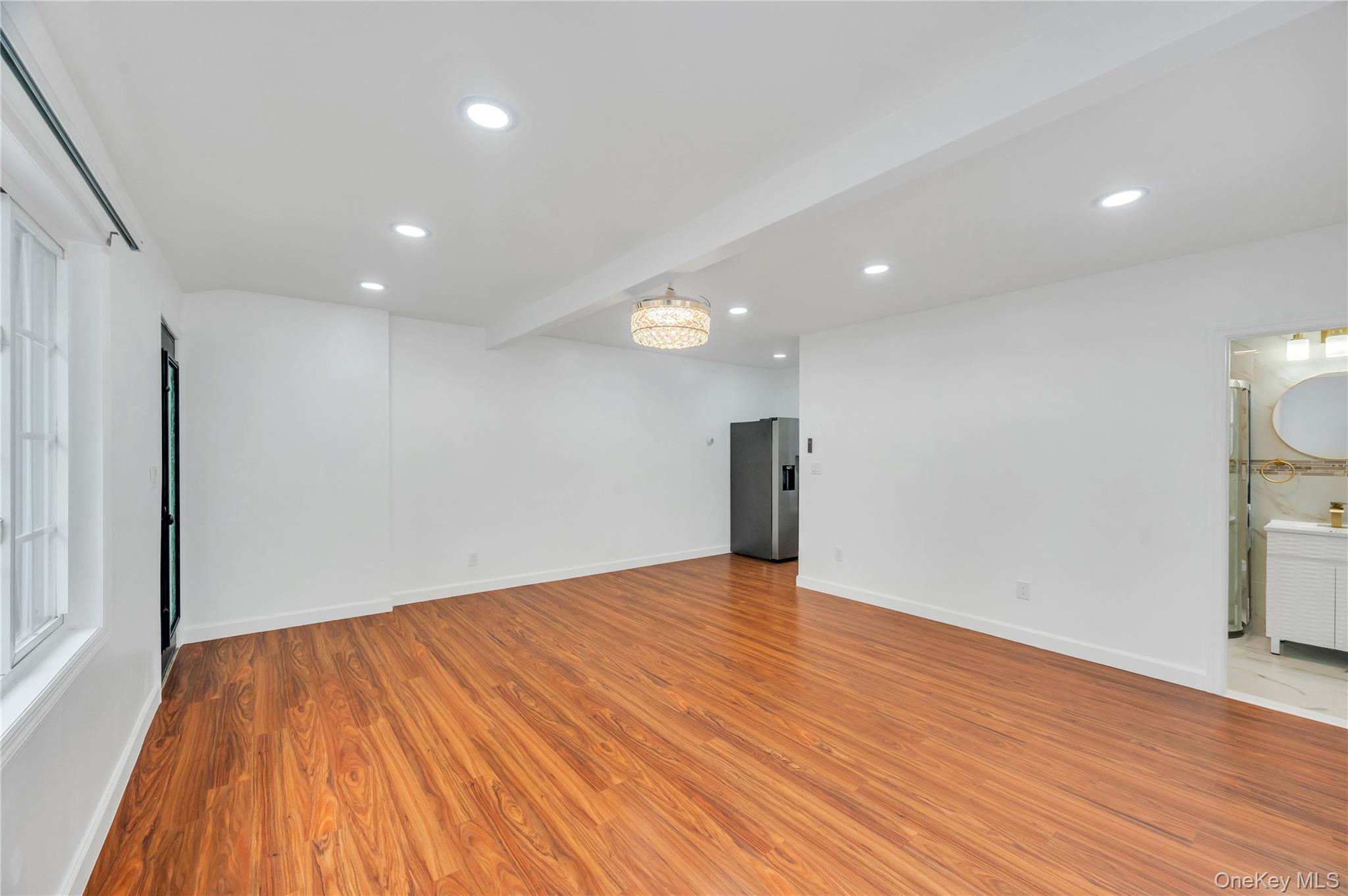 100-33 205th Street Property Photo 7