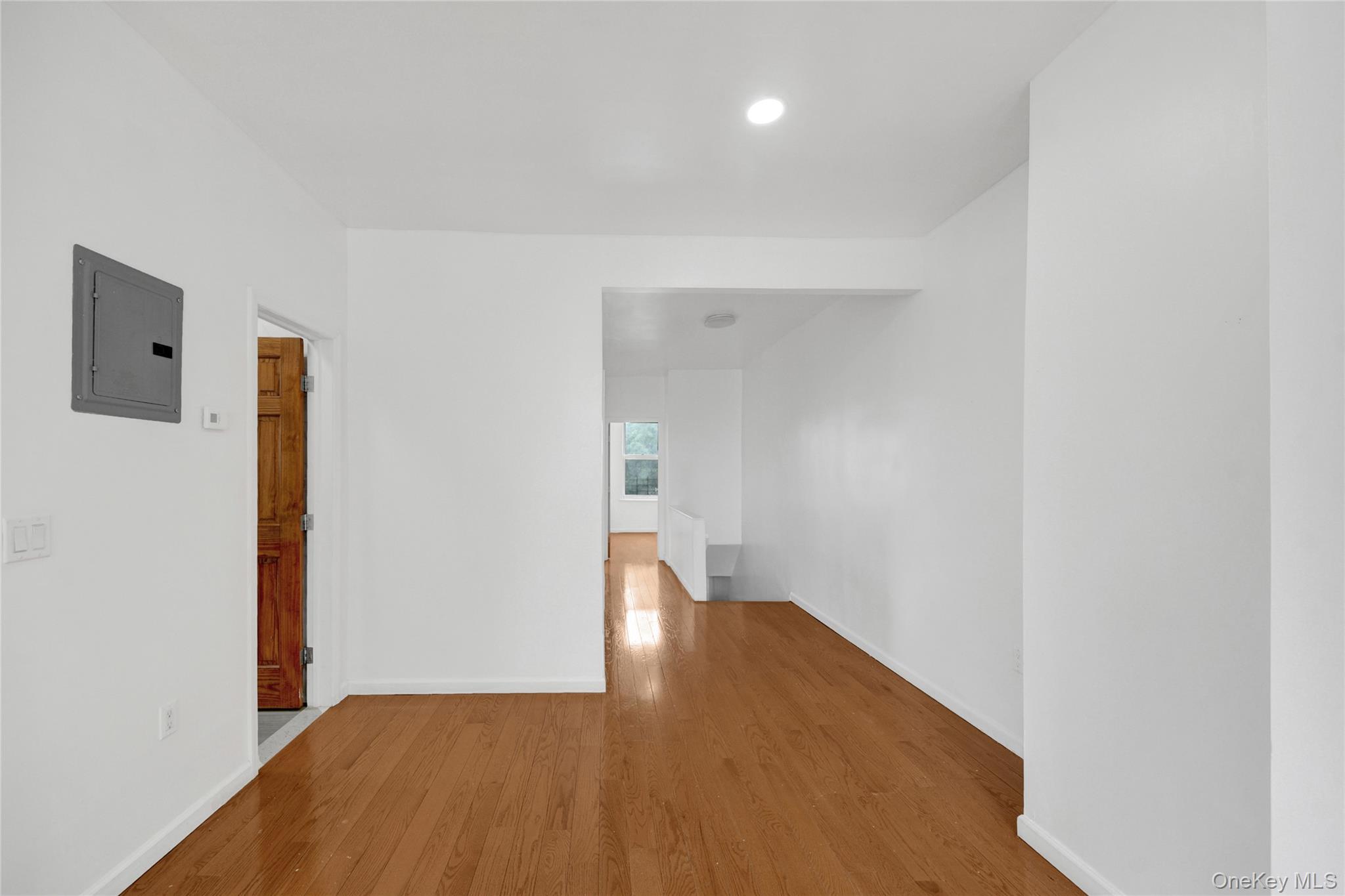 952 E 217th Street Property Photo 21