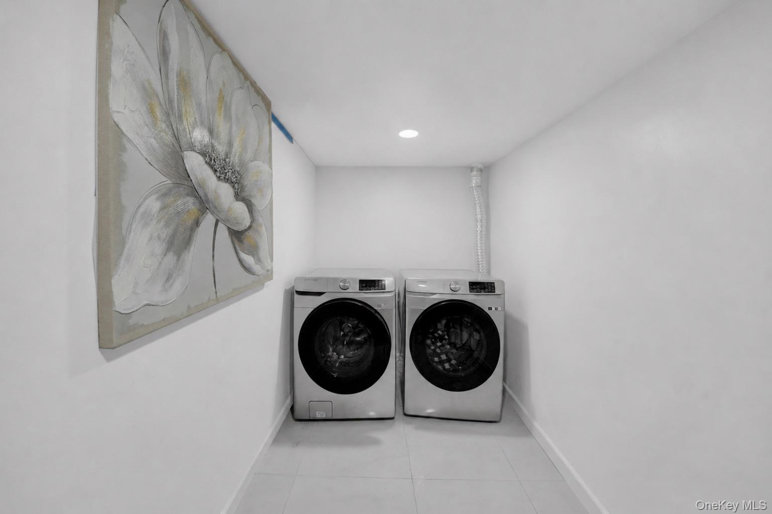 952 E 217th Street Property Photo 25