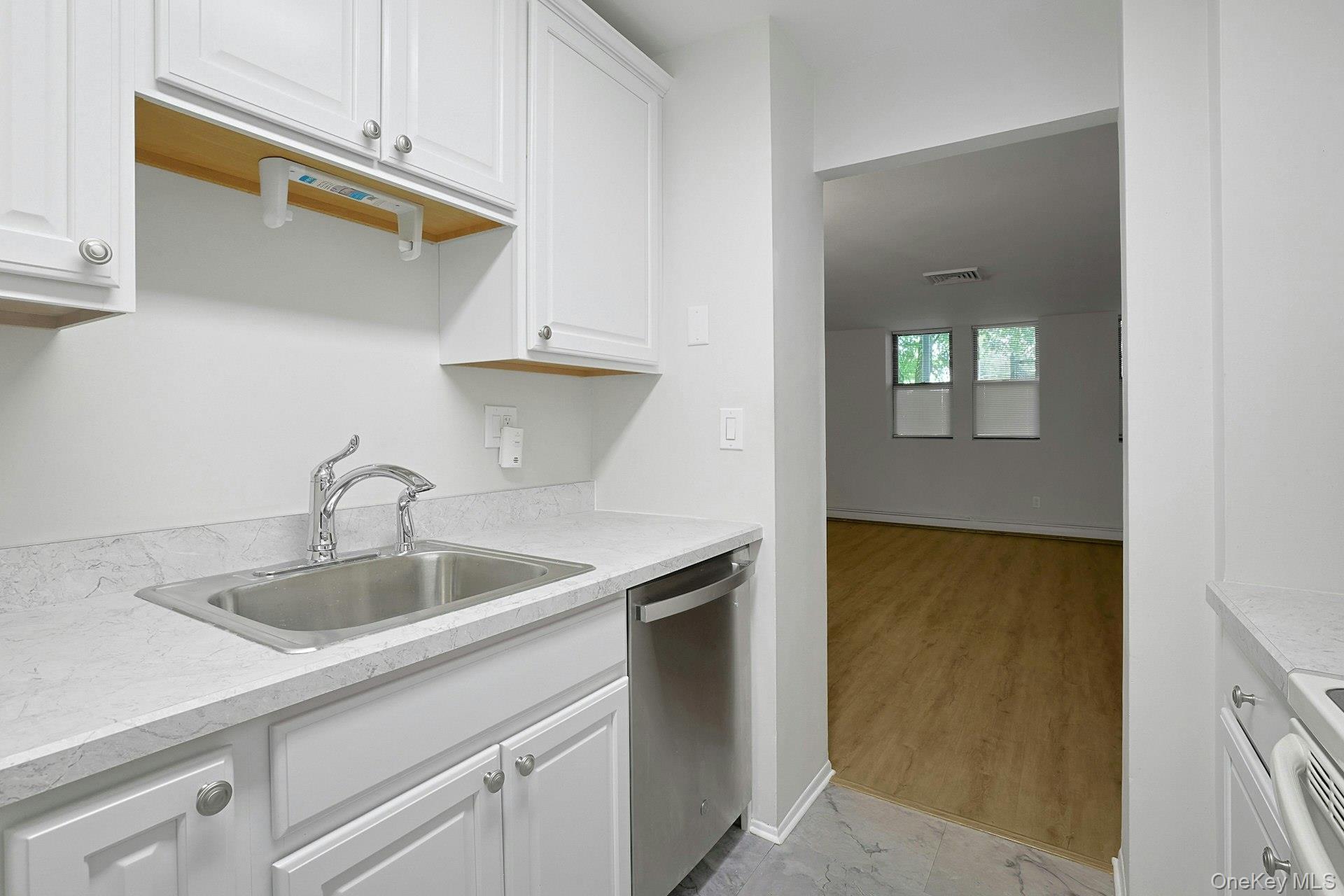 60 Kensico Road 13 Property Photo 11