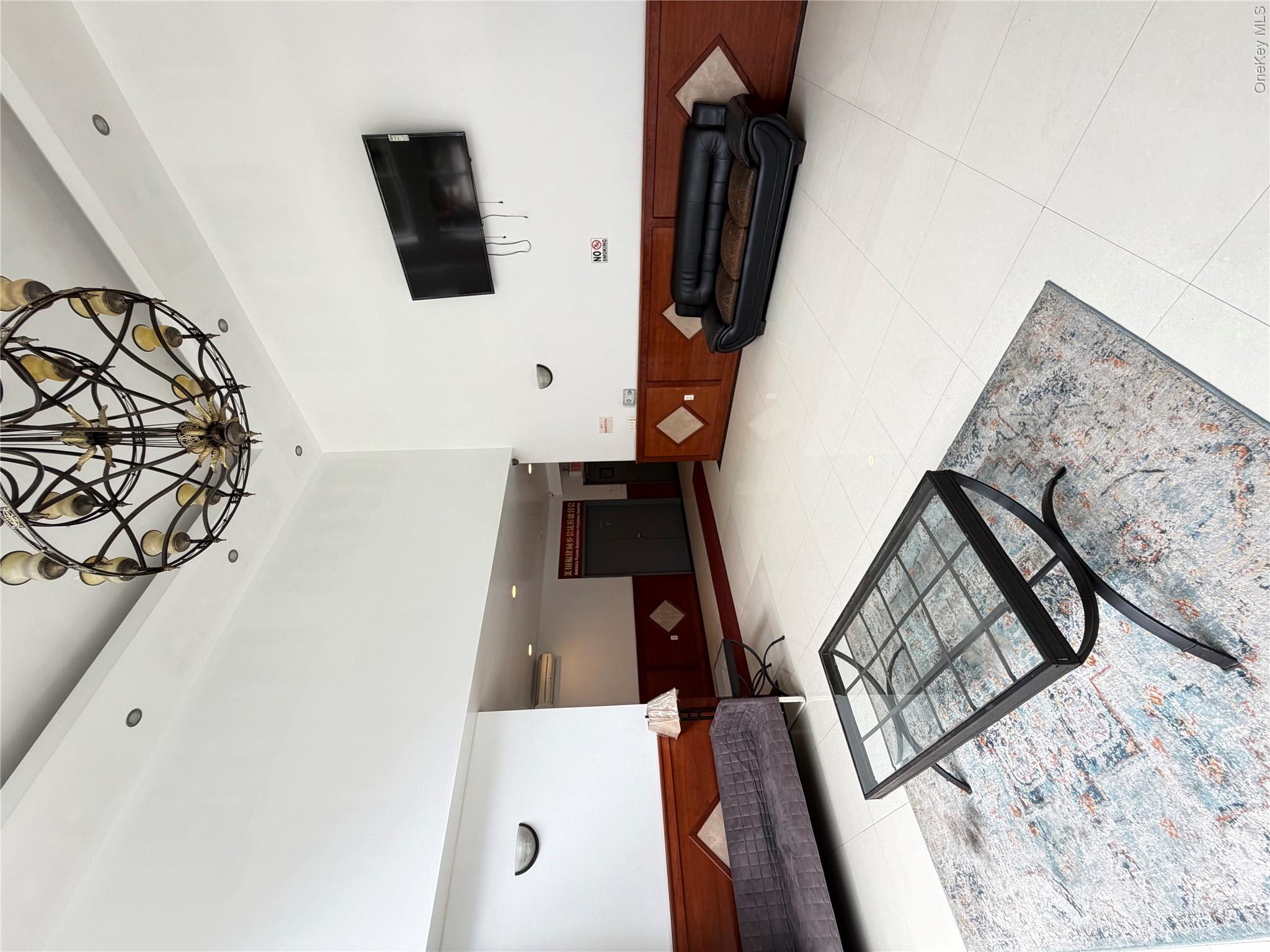 14118 Cherry Avenue 6g Property Photo 3