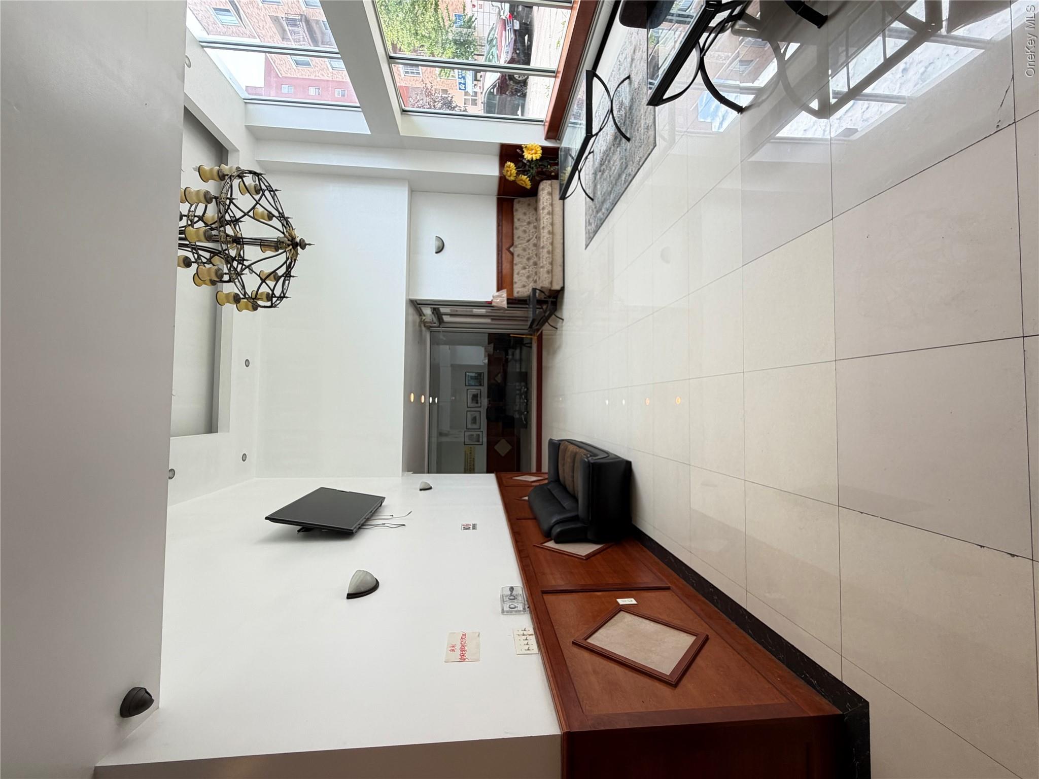 14118 Cherry Avenue 6g Property Photo 4