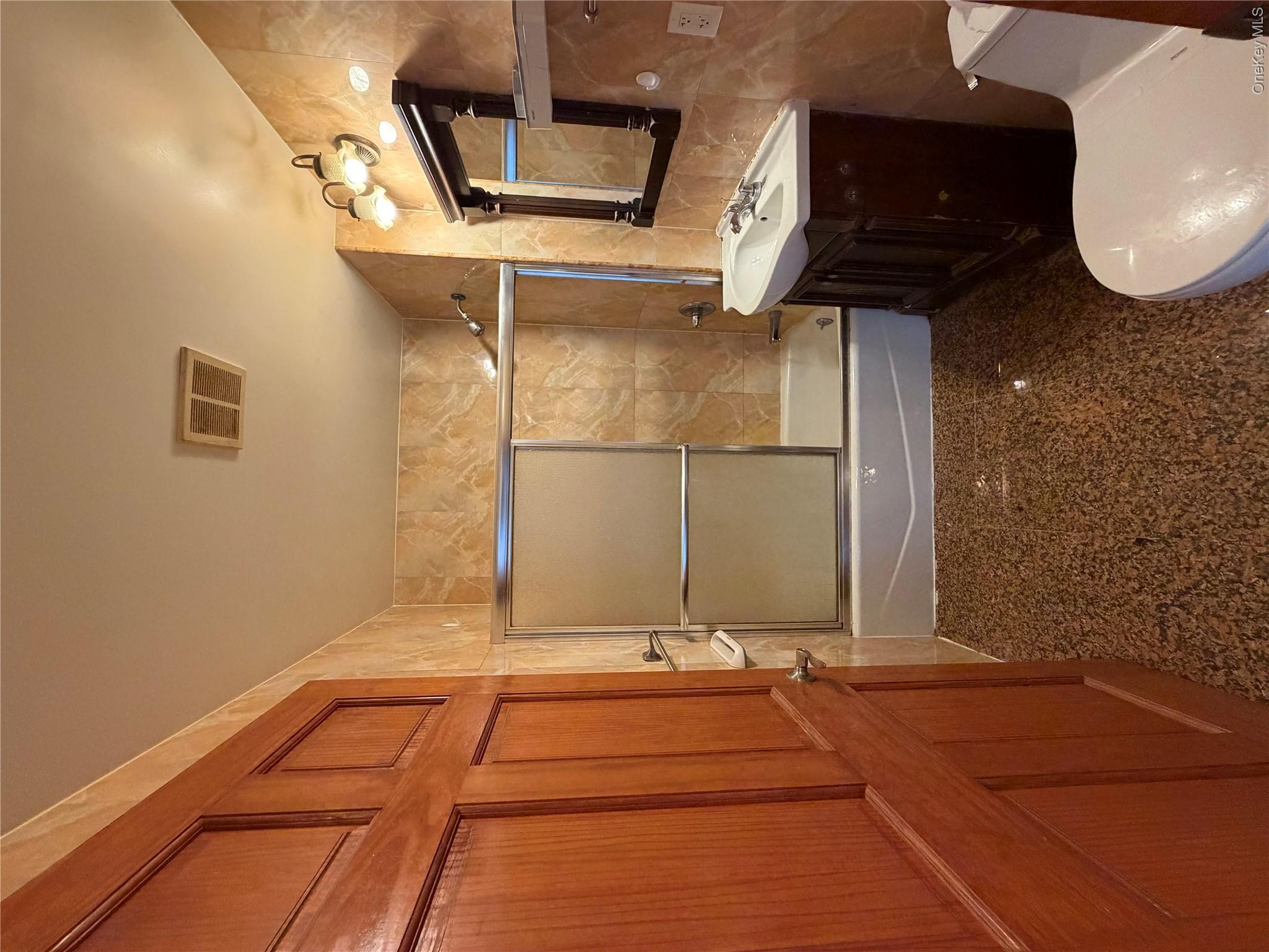 14118 Cherry Avenue 6g Property Photo 13