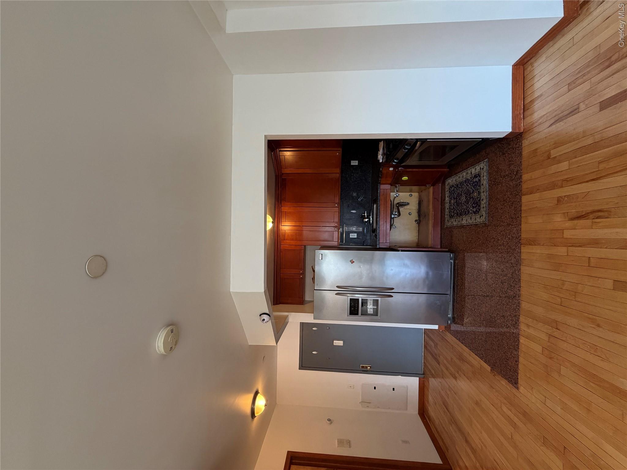 14118 Cherry Avenue 6g Property Photo 14