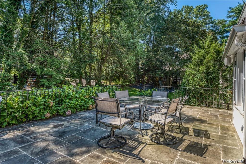 25 Jerome Avenue Property Photo 22