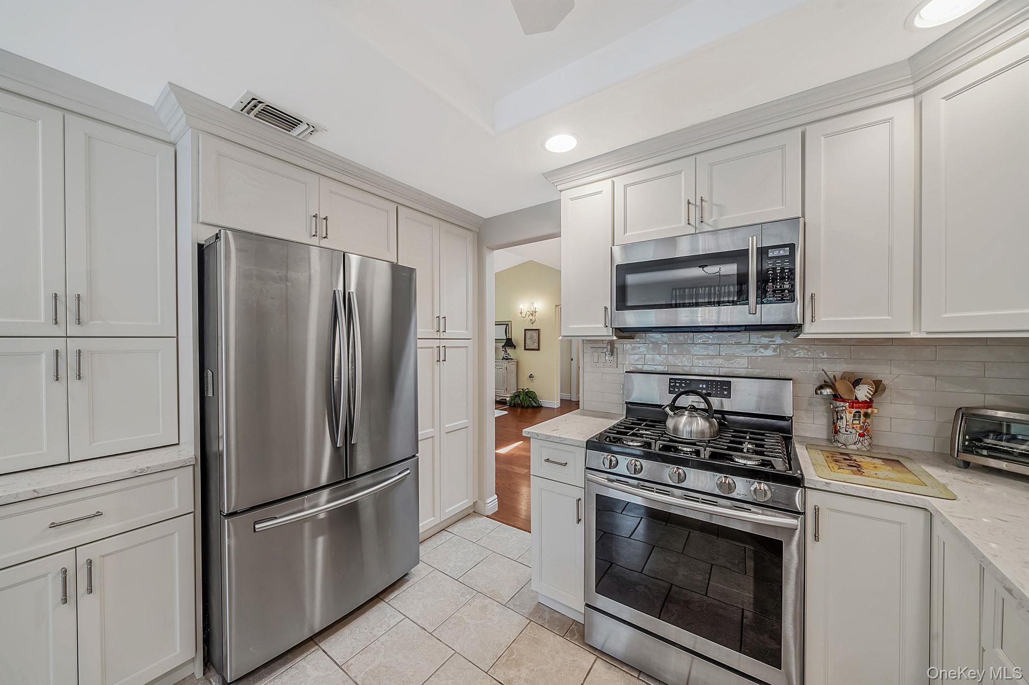 276 Glen Drive Property Photo 12