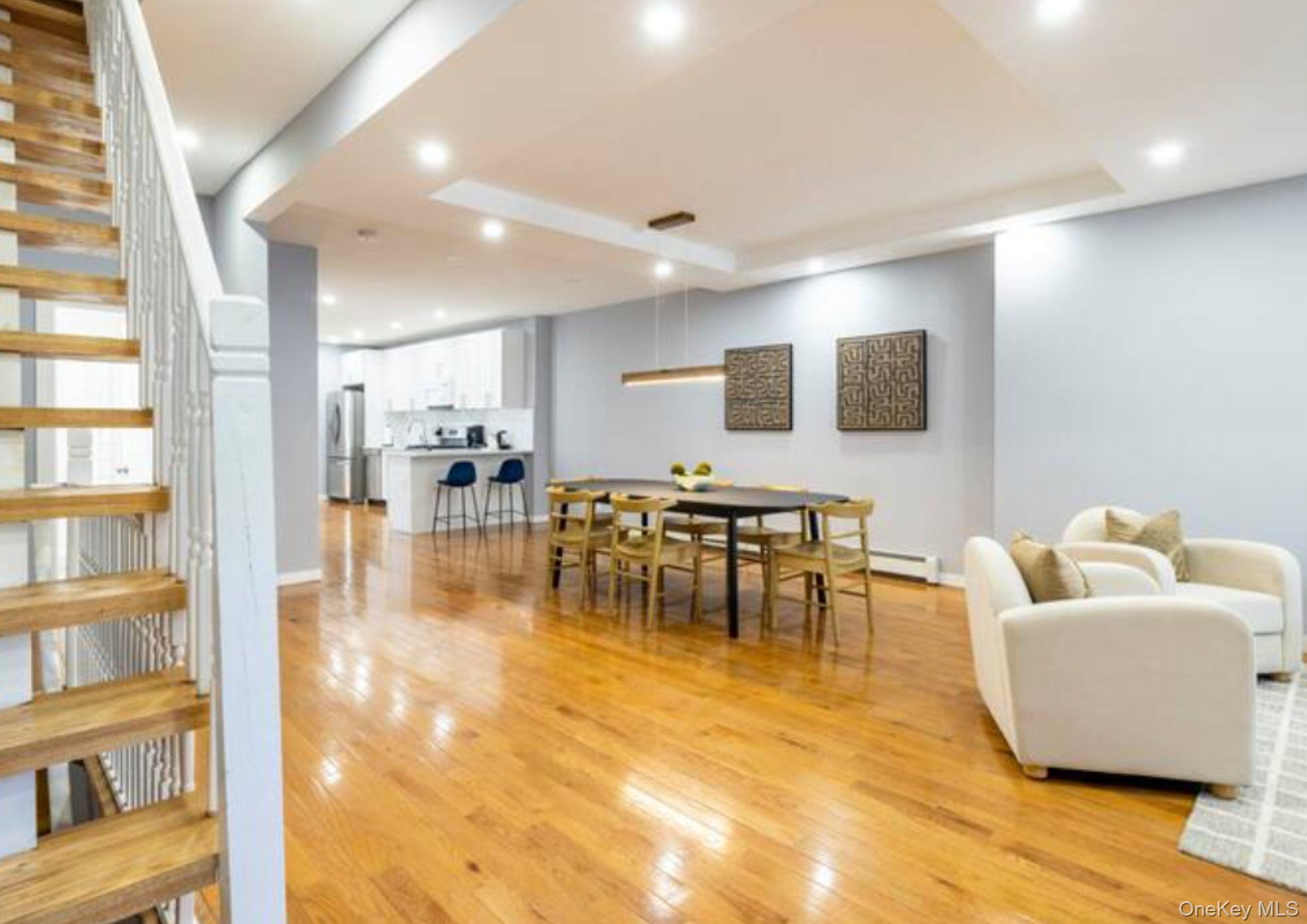 107 Utica Property Photo 14