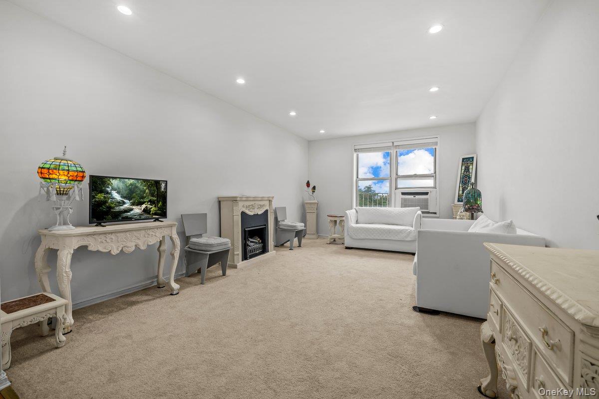 517 Riverdale Avenue 4d Property Photo 7