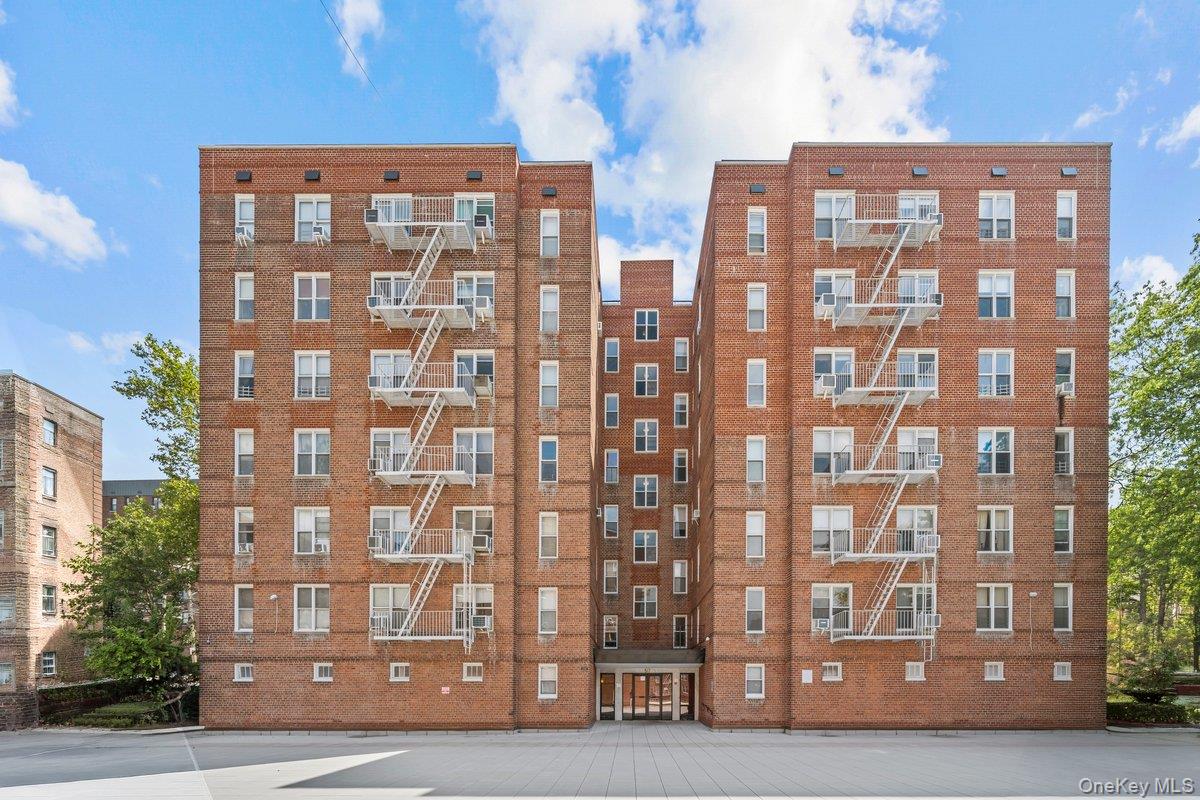 517 Riverdale Avenue 4d Property Photo 16