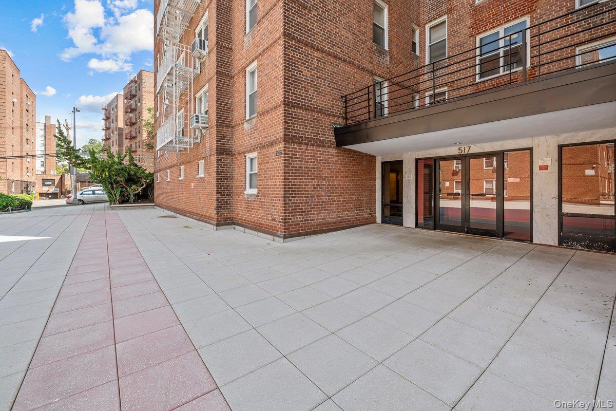517 Riverdale Avenue 4d Property Photo 17