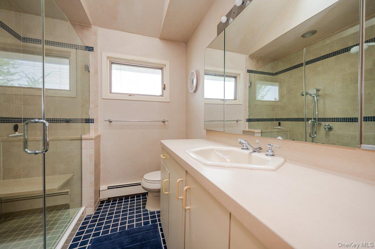 40 Cayuga Avenue Property Photo 30
