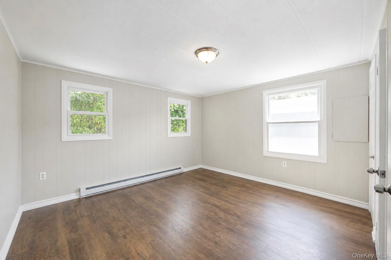 28 Greenwood Boulevard Property Photo 18