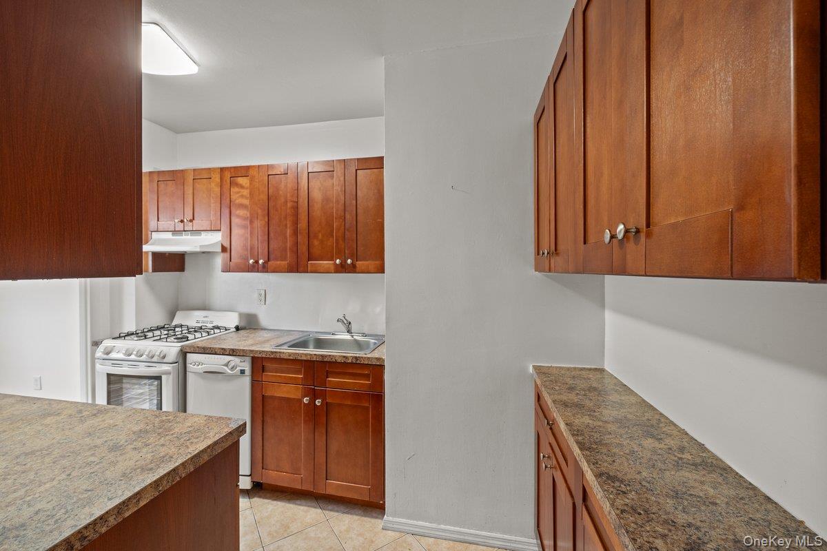 735 Kappock Street 7b Property Photo 3