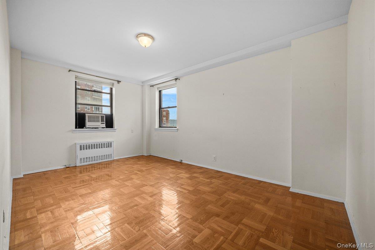 735 Kappock Street 7b Property Photo 11