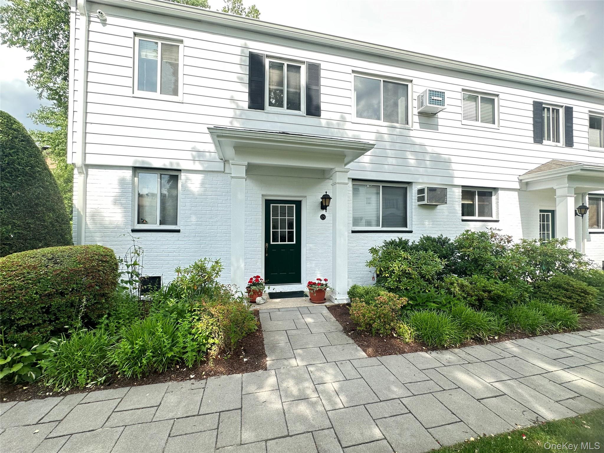 129 Fenimore Rd 129b Property Photo 2