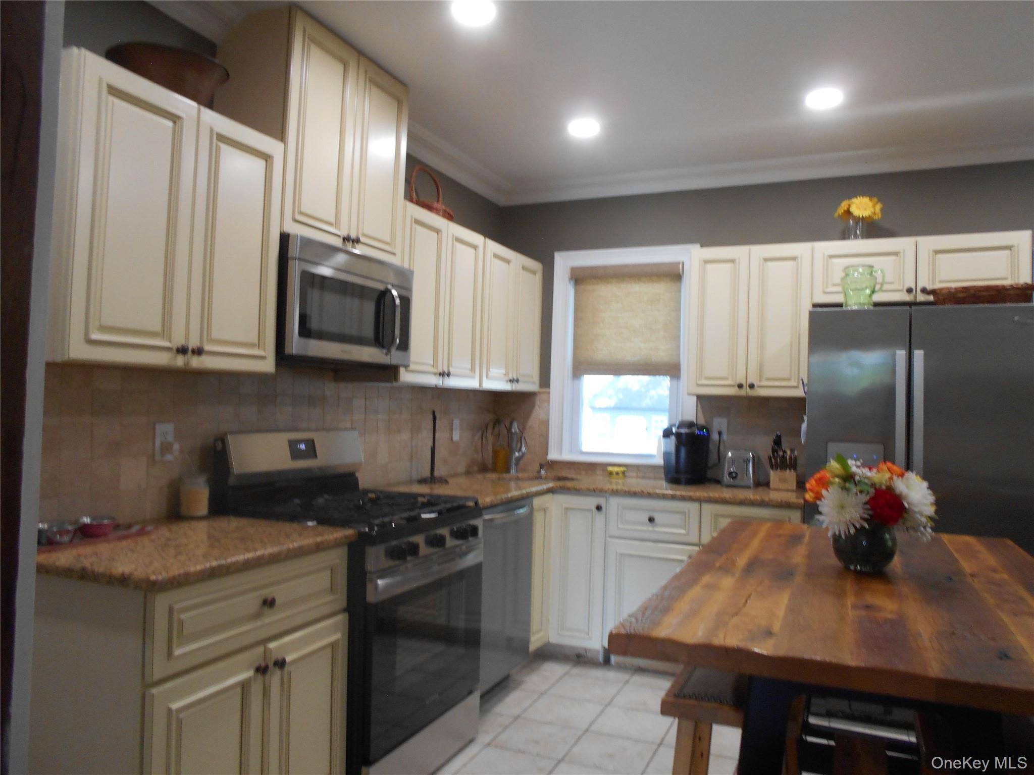28 Centre Avenue Property Photo 7