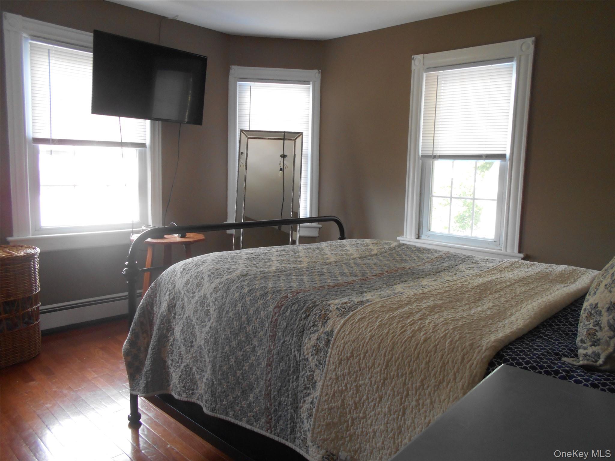 28 Centre Avenue Property Photo 11