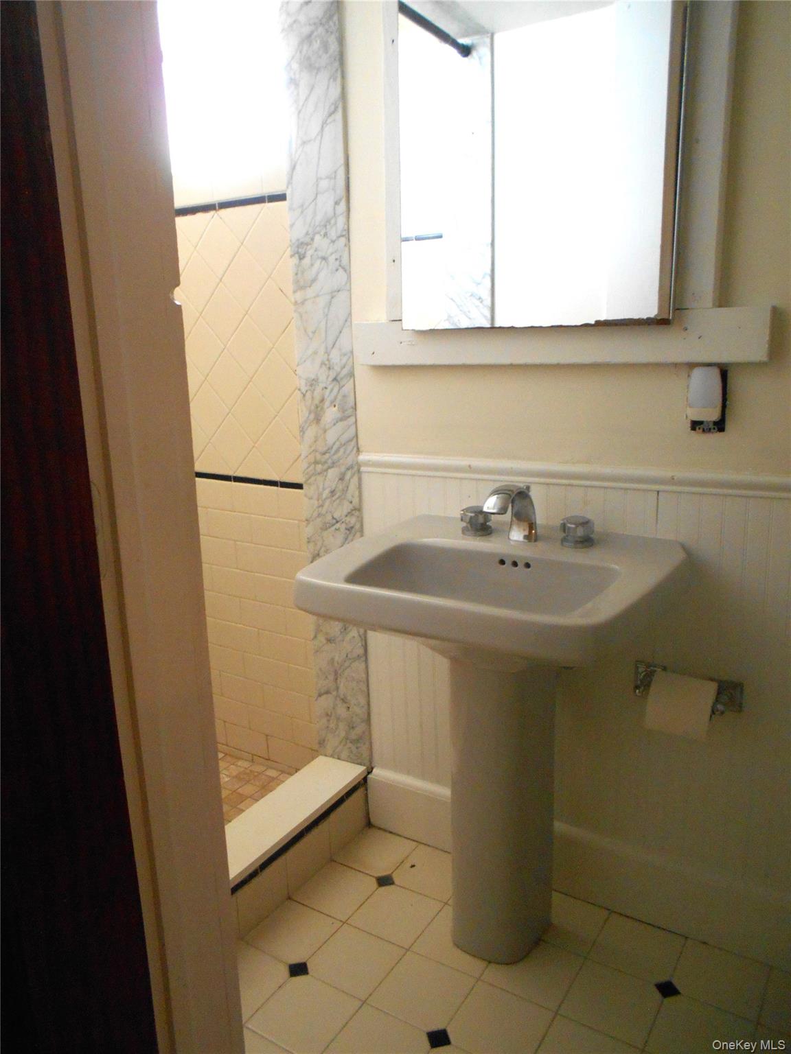 28 Centre Avenue Property Photo 20