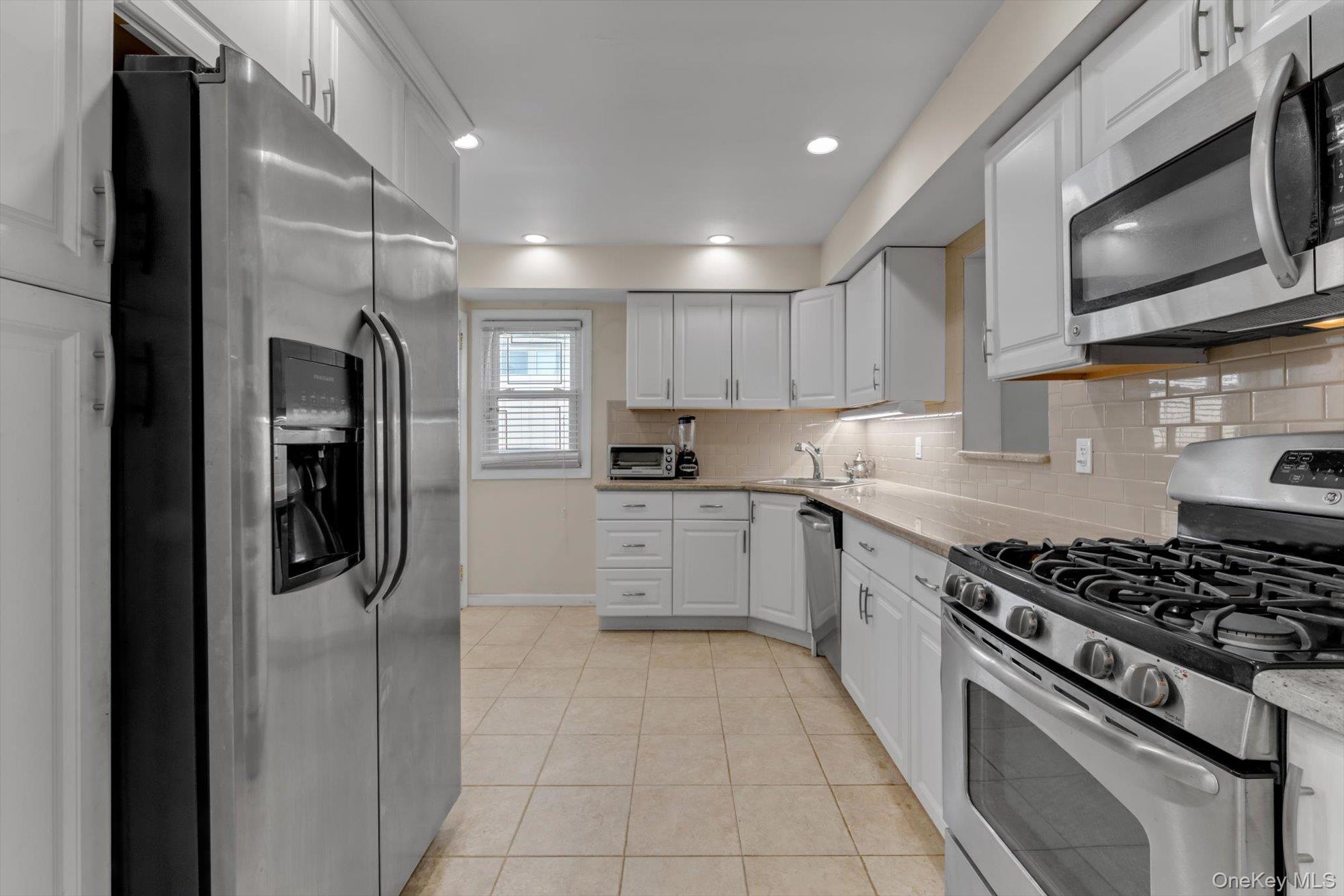 660 Franklin Boulevard Property Photo 7