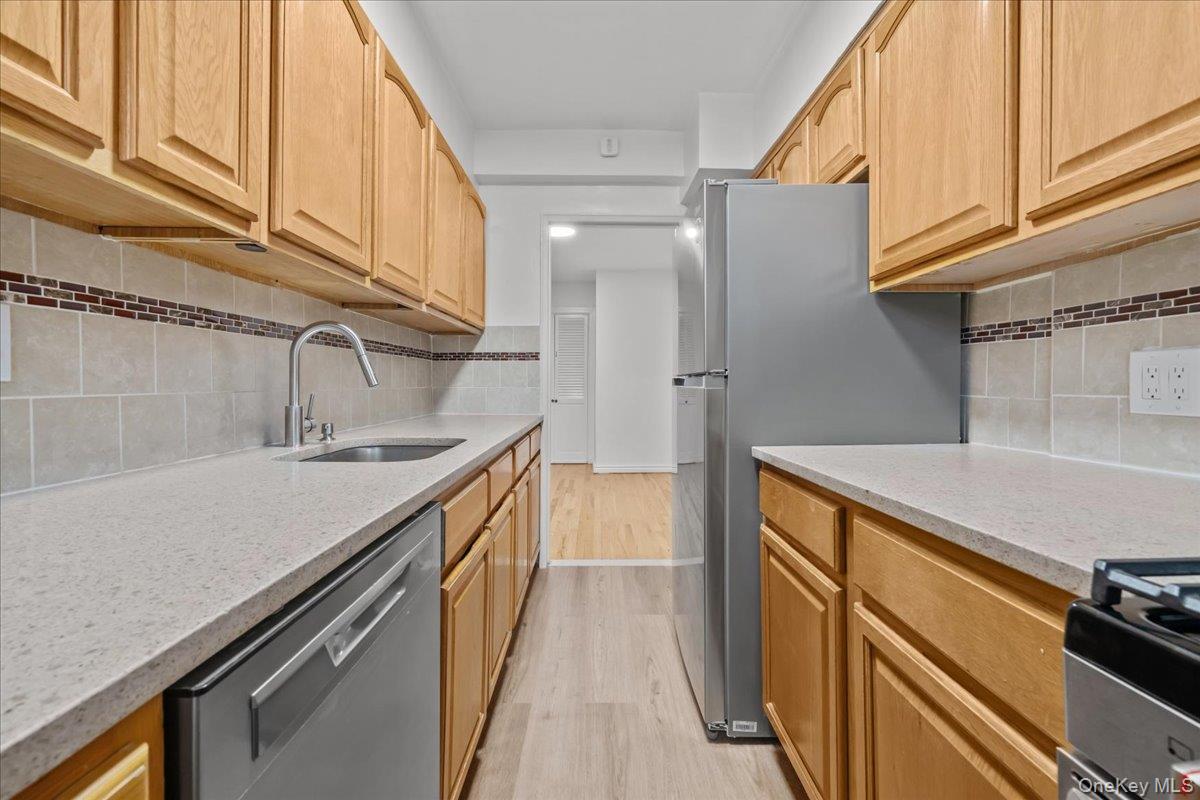 3720 Independence Avenue 5f Property Photo 9