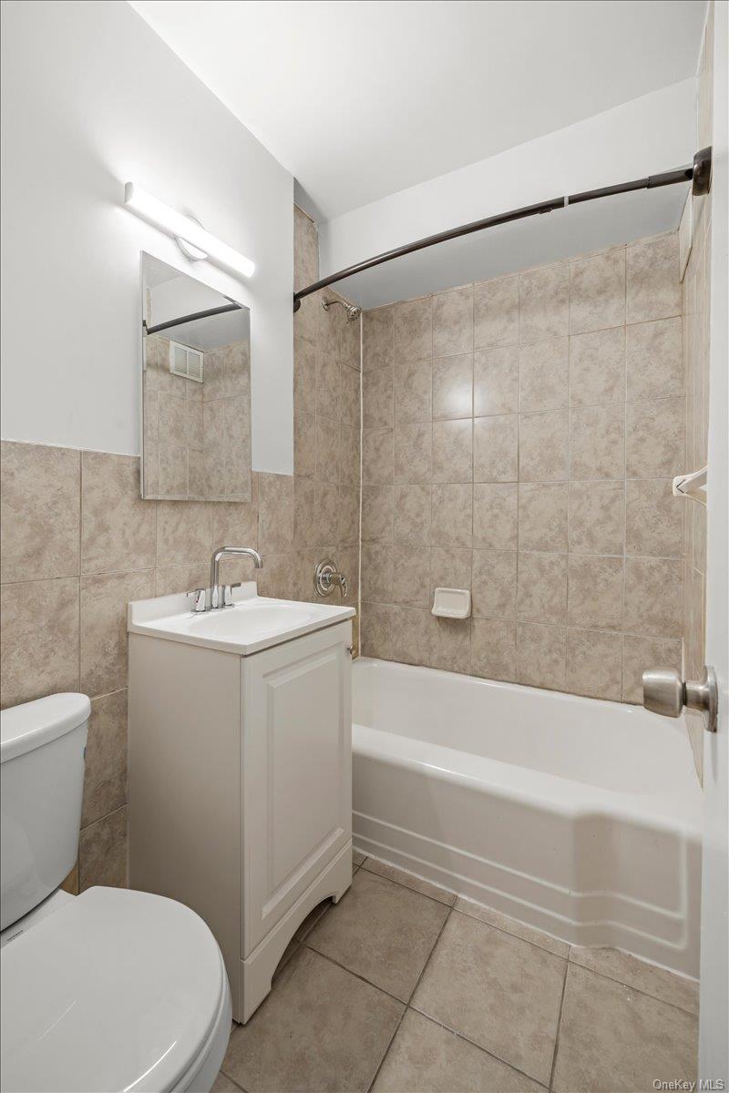 3720 Independence Avenue 5f Property Photo 10