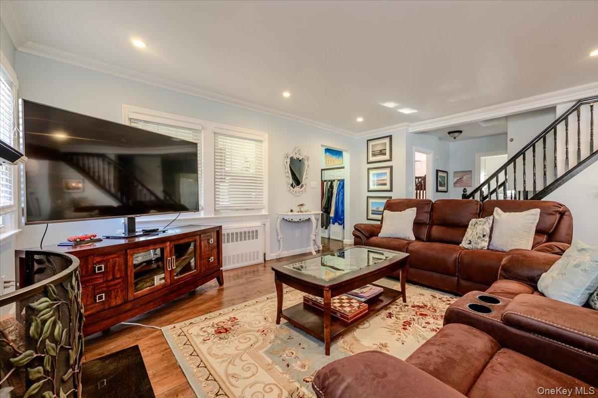 48 W 3rd Street Property Photo 8