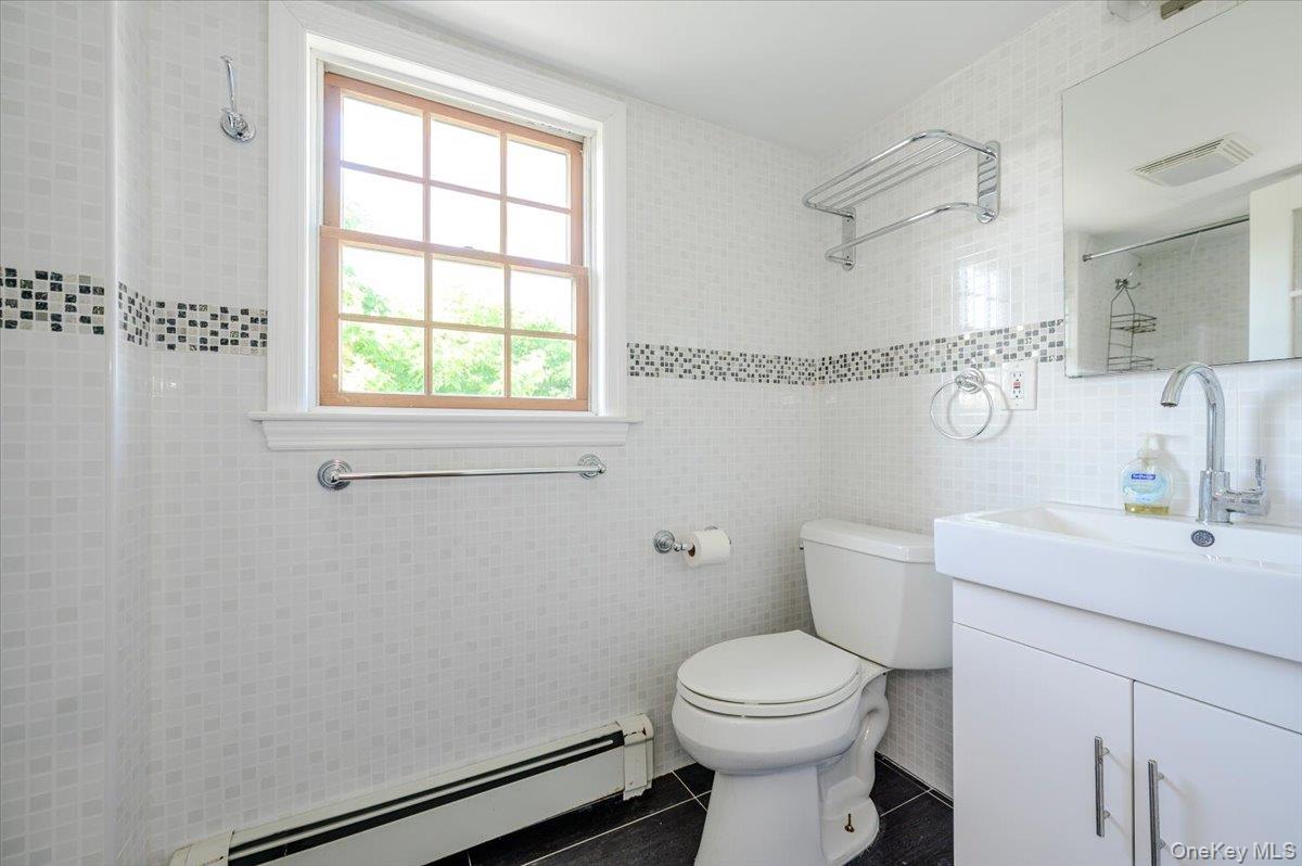 48 W 3rd Street Property Photo 17